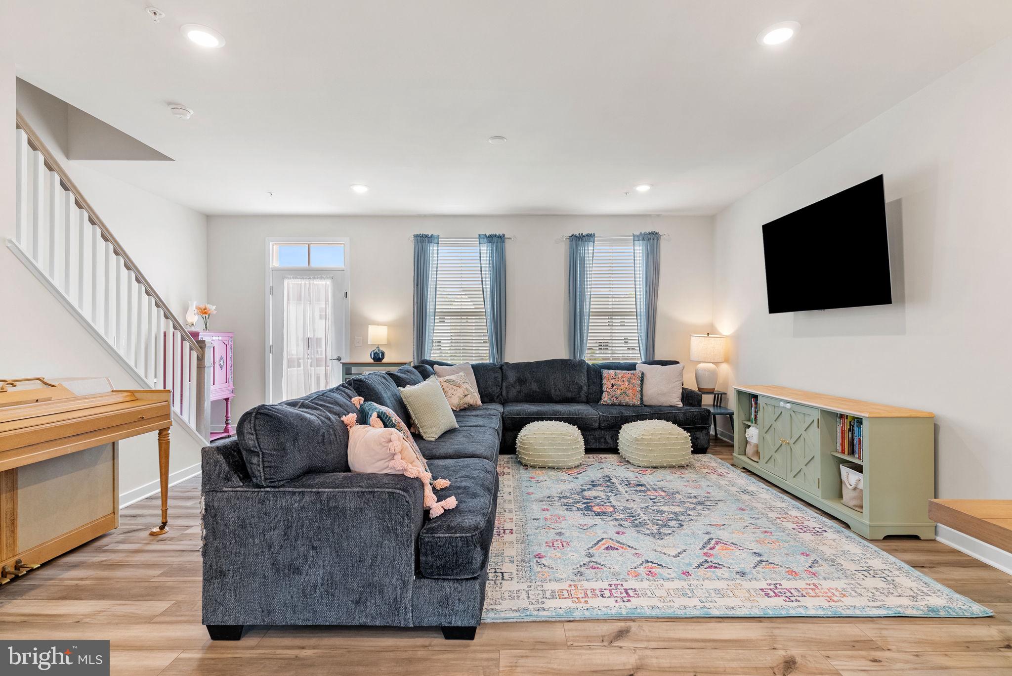 LANTERN RIDGE - Residential