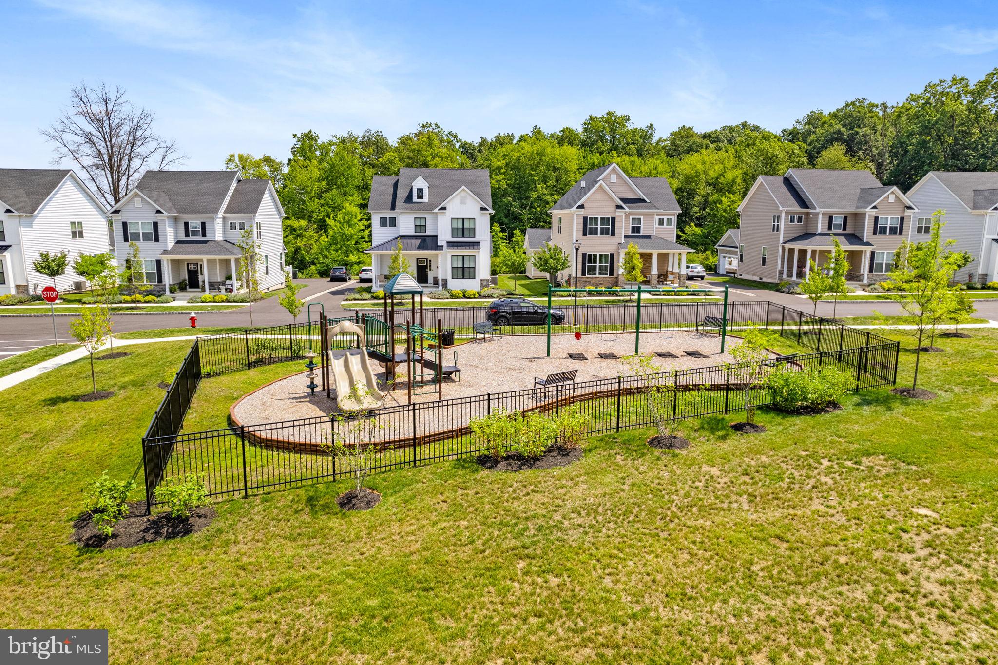 LANTERN RIDGE - Residential