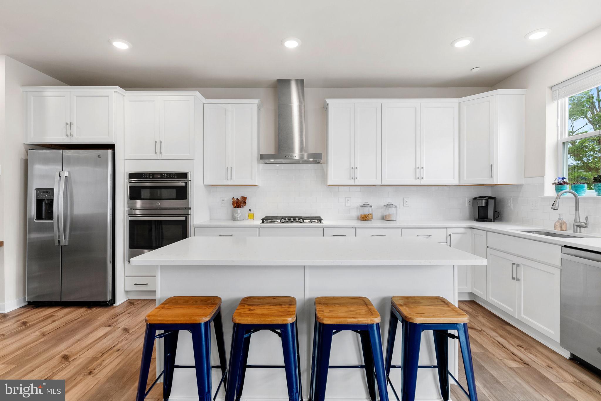 LANTERN RIDGE - Residential