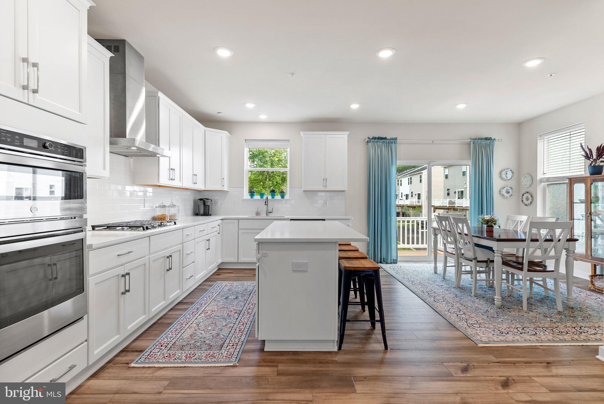 LANTERN RIDGE - Residential