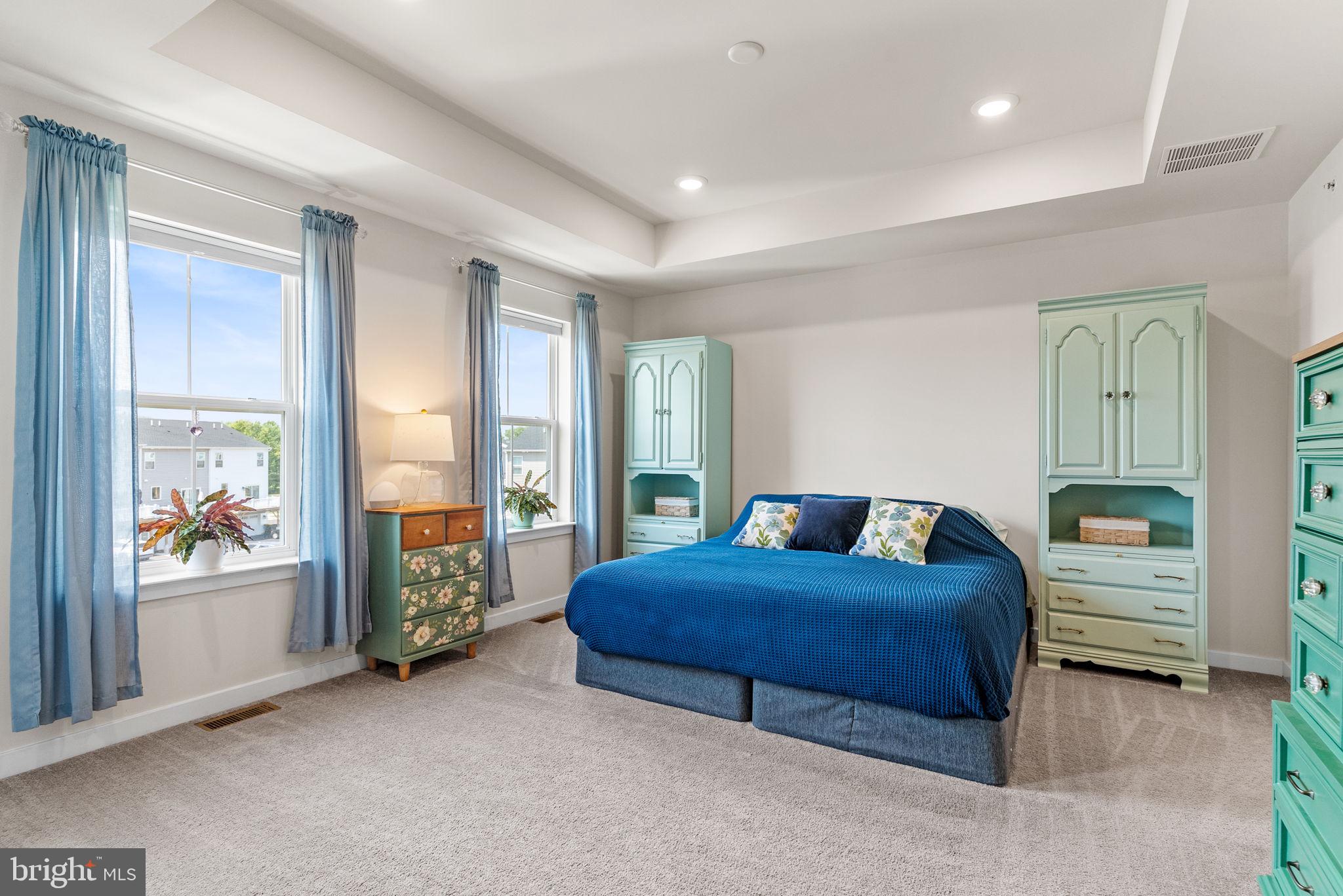 LANTERN RIDGE - Residential