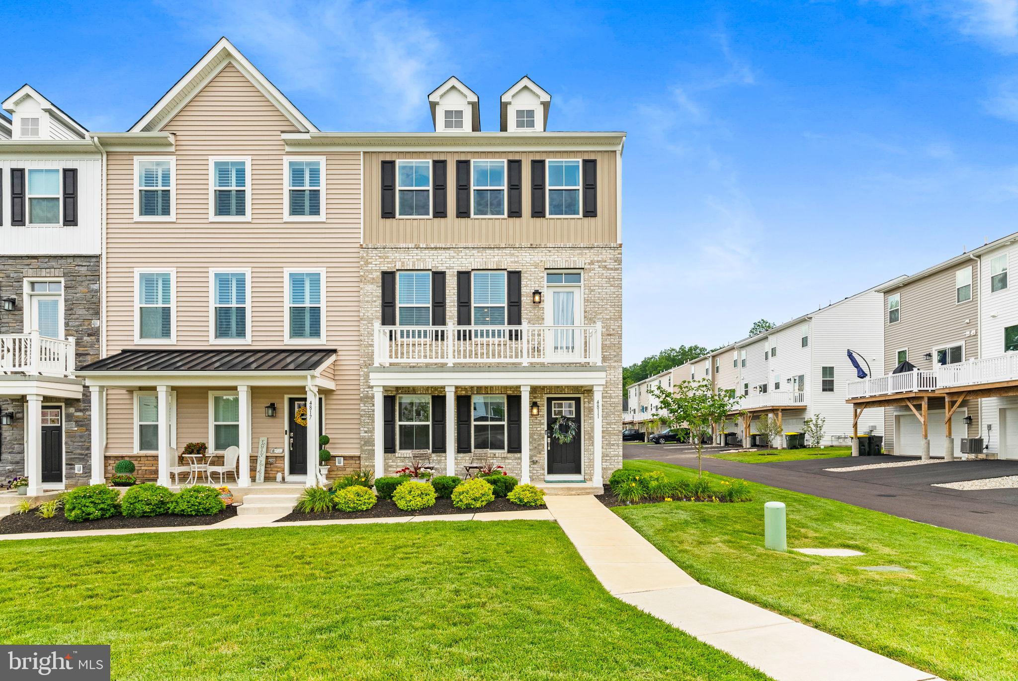 LANTERN RIDGE - Residential