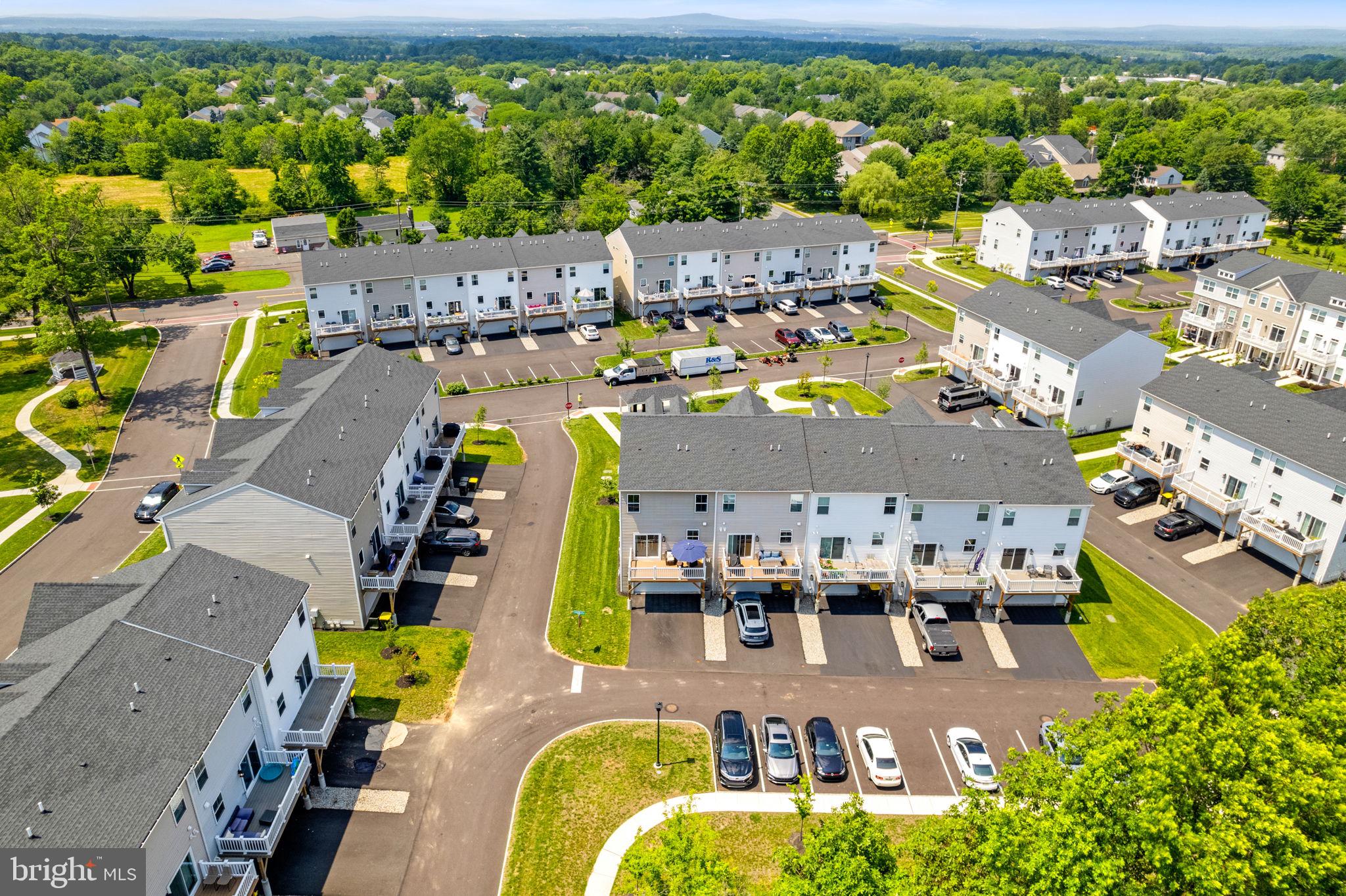 LANTERN RIDGE - Residential