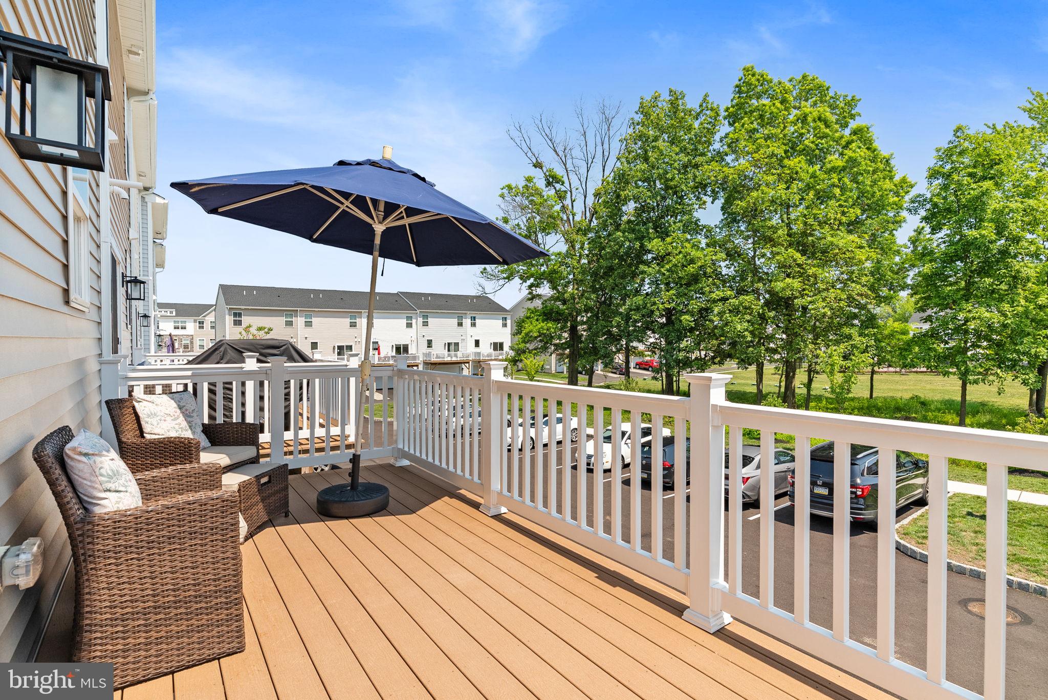 LANTERN RIDGE - Residential