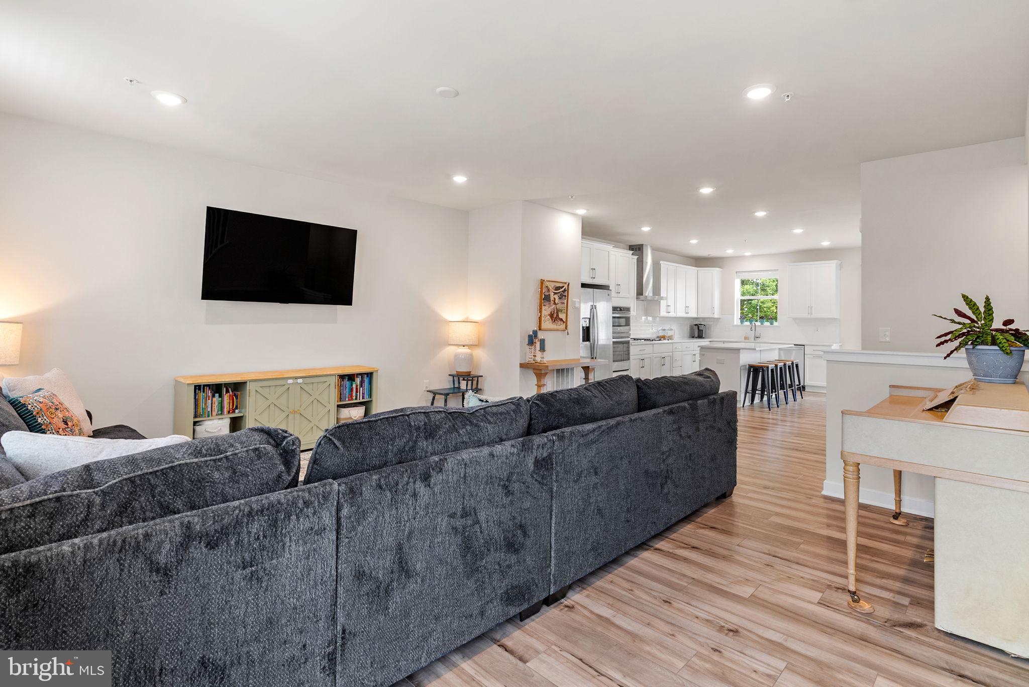 LANTERN RIDGE - Residential