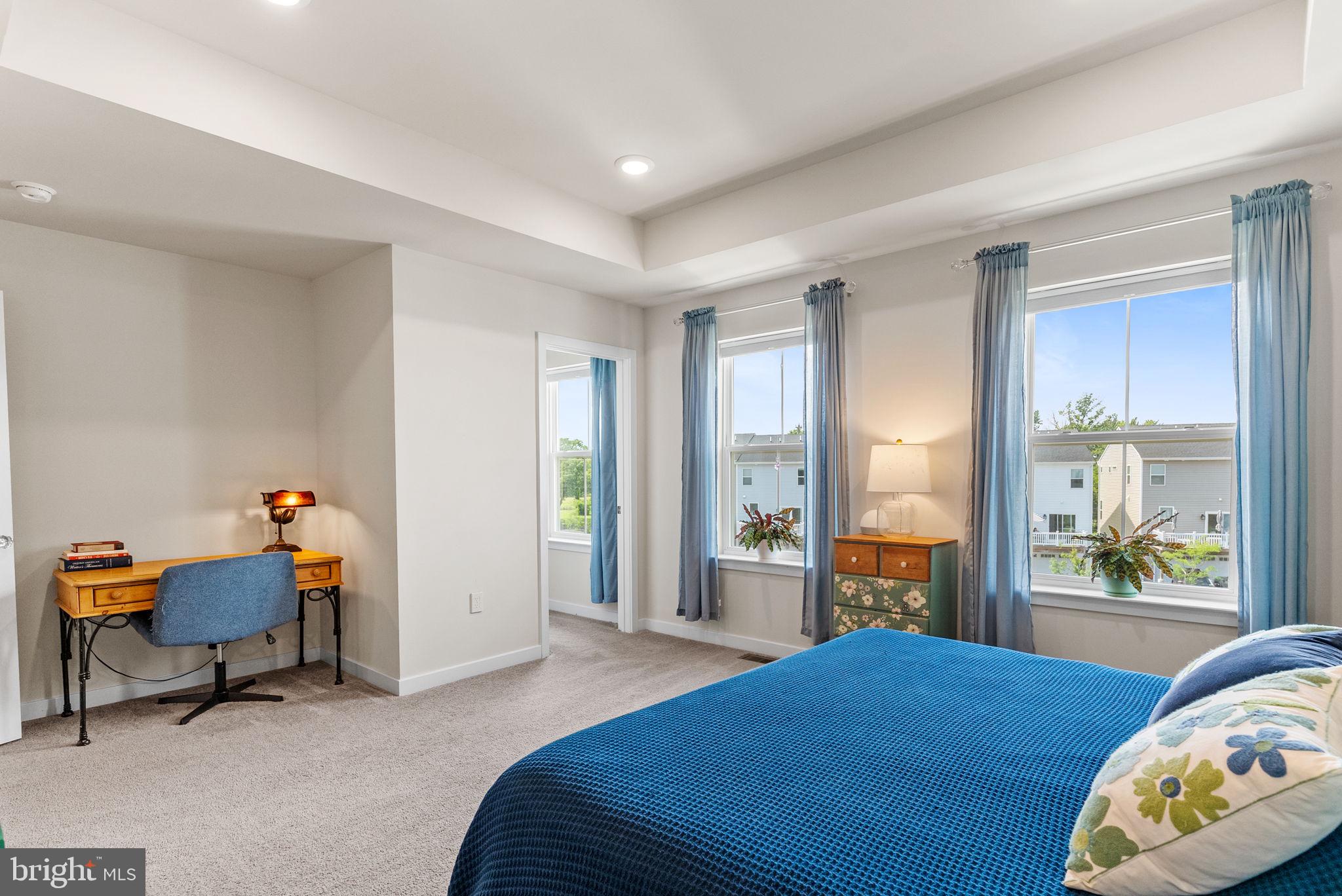 LANTERN RIDGE - Residential