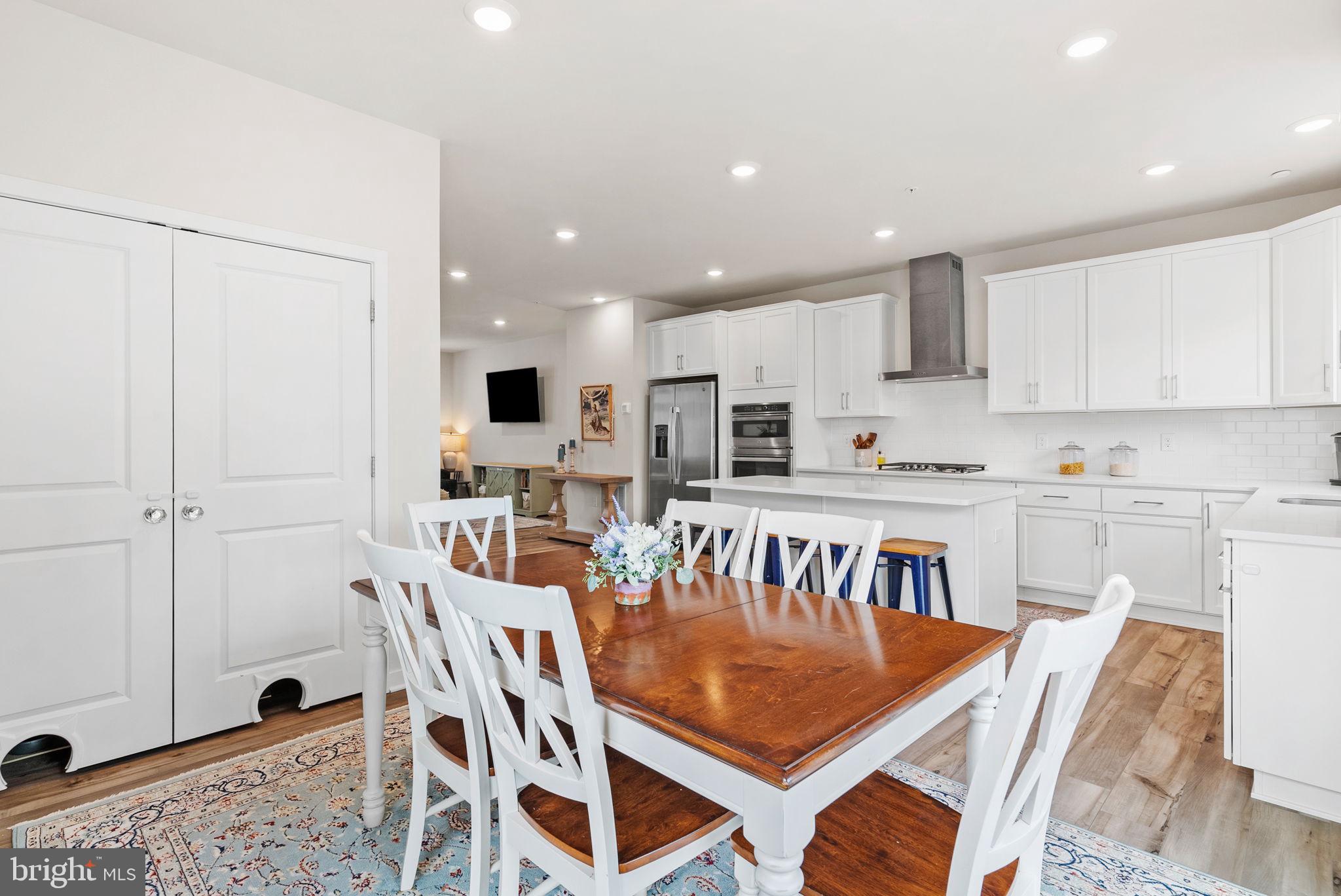 LANTERN RIDGE - Residential