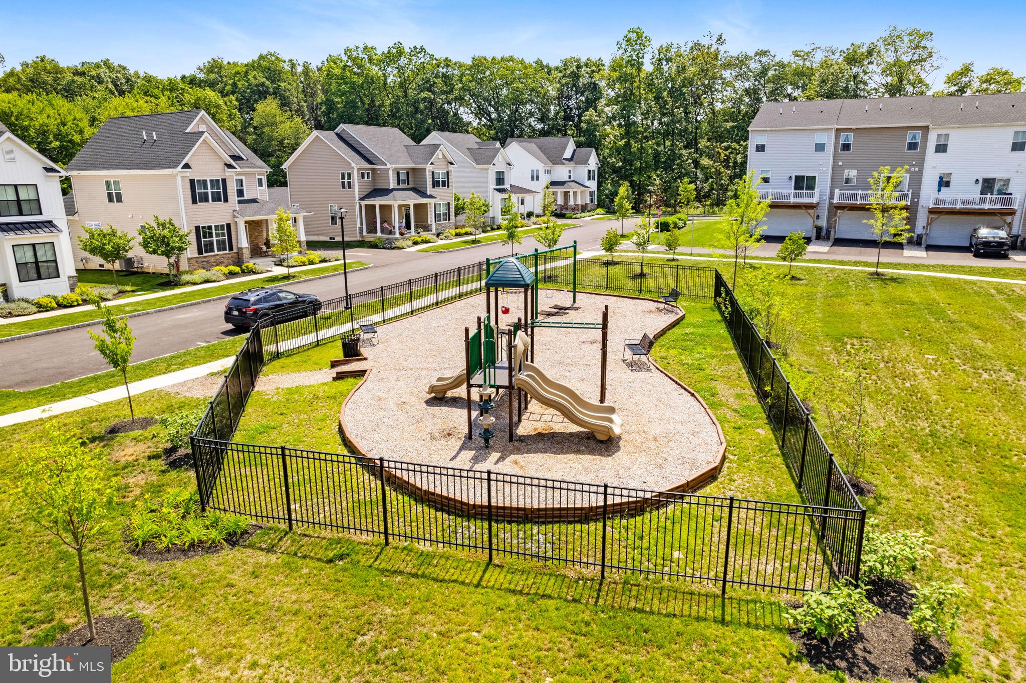 LANTERN RIDGE - Residential