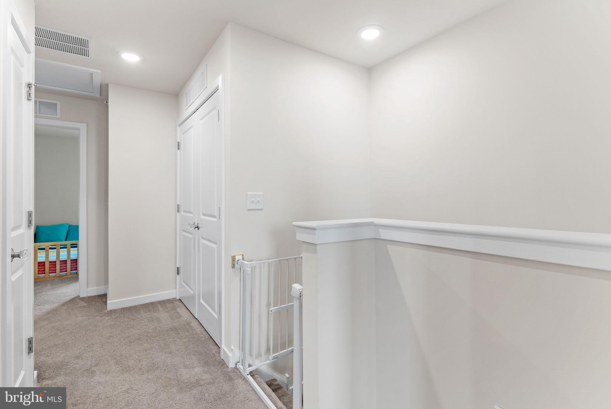 LANTERN RIDGE - Residential