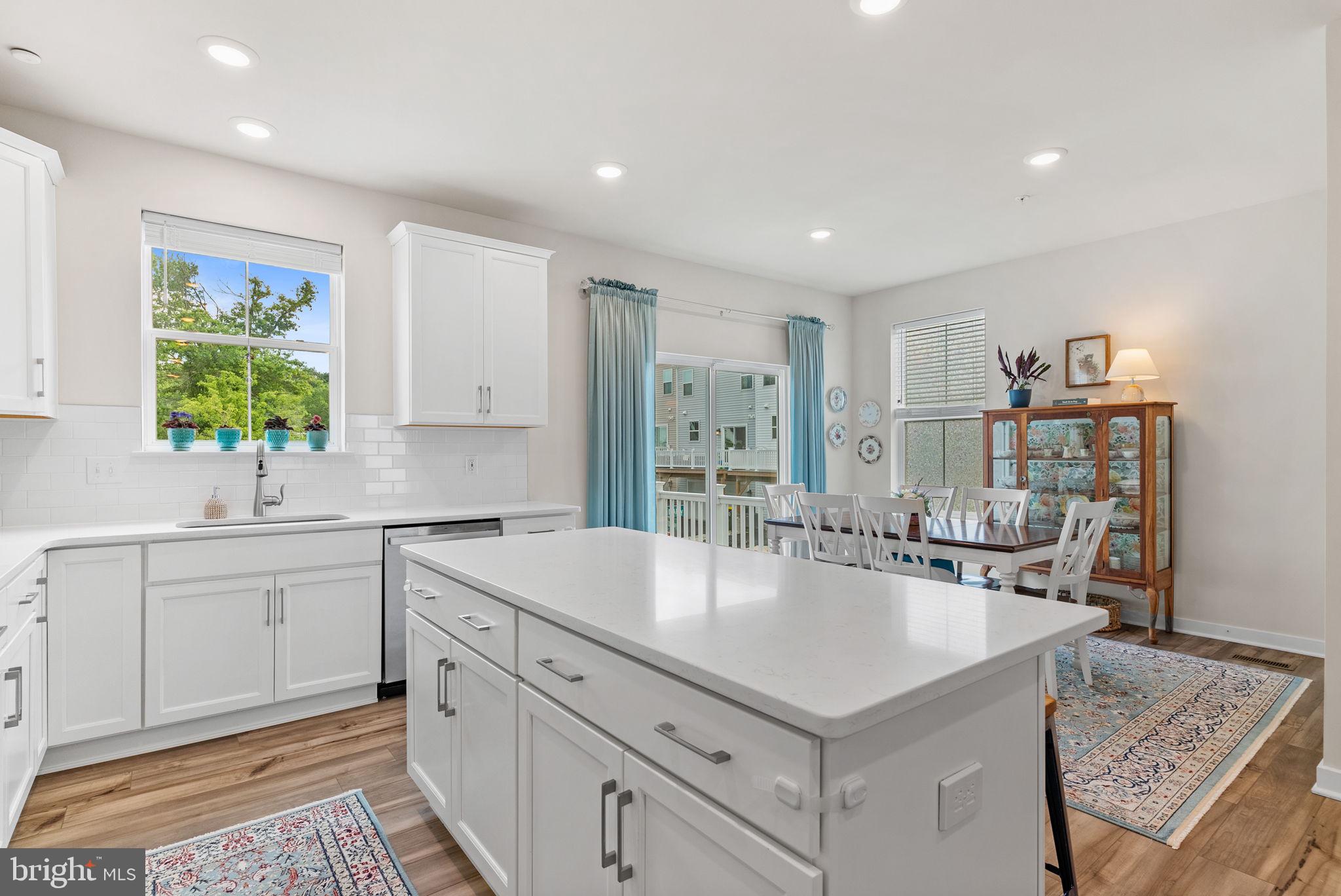 LANTERN RIDGE - Residential