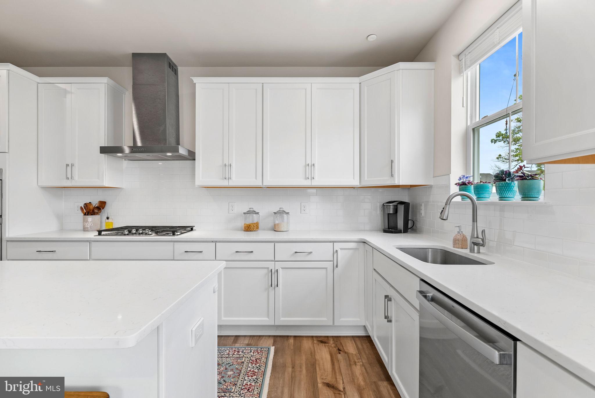 LANTERN RIDGE - Residential