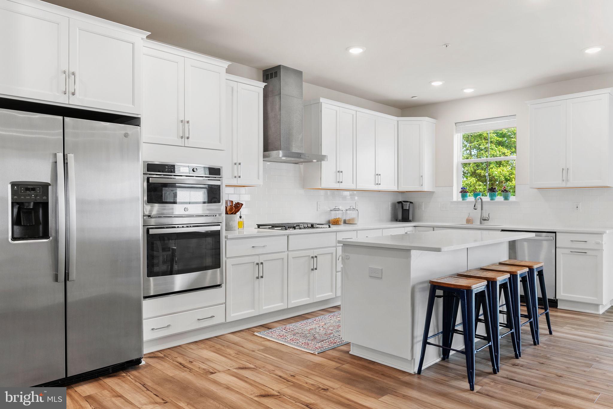 LANTERN RIDGE - Residential