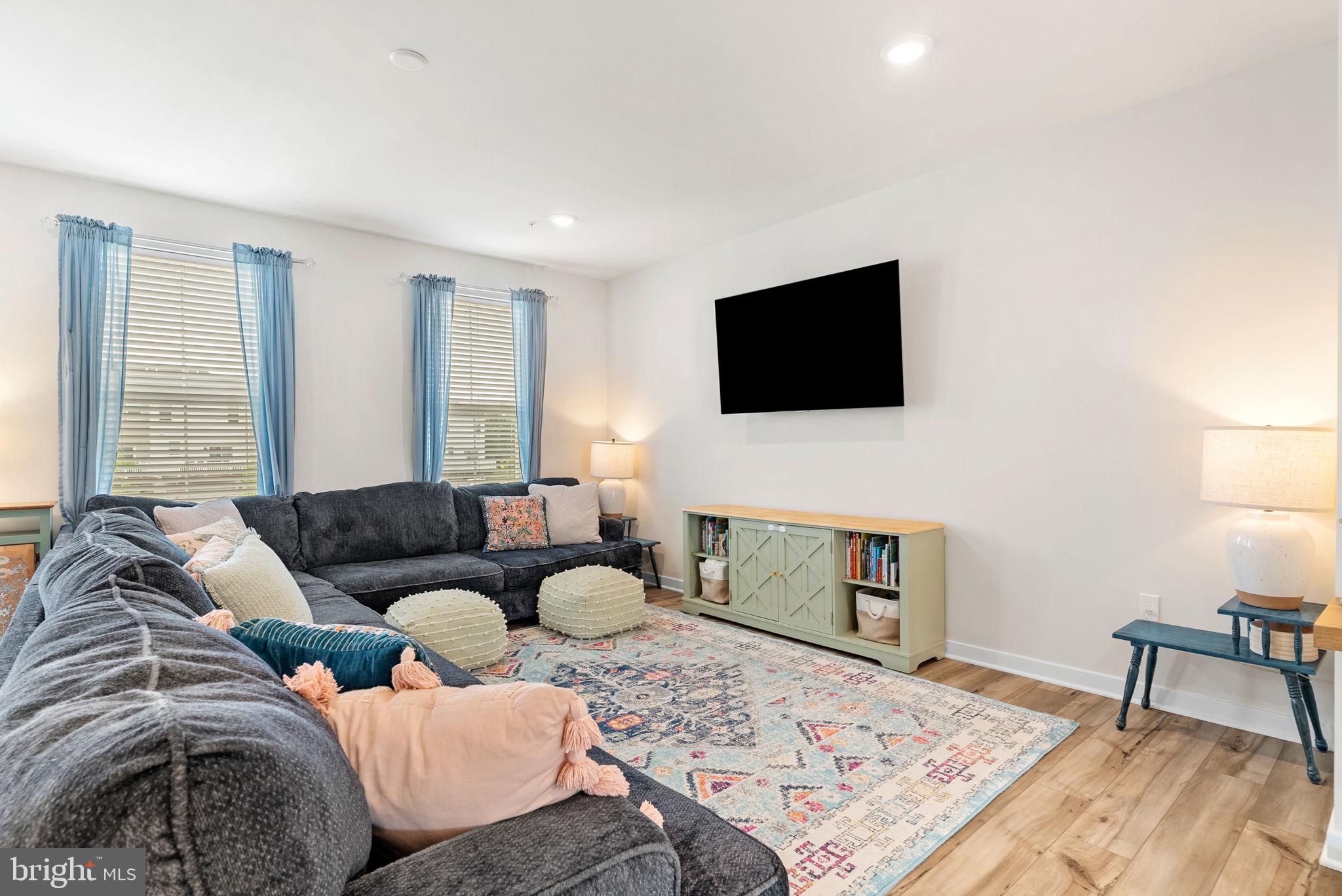 LANTERN RIDGE - Residential