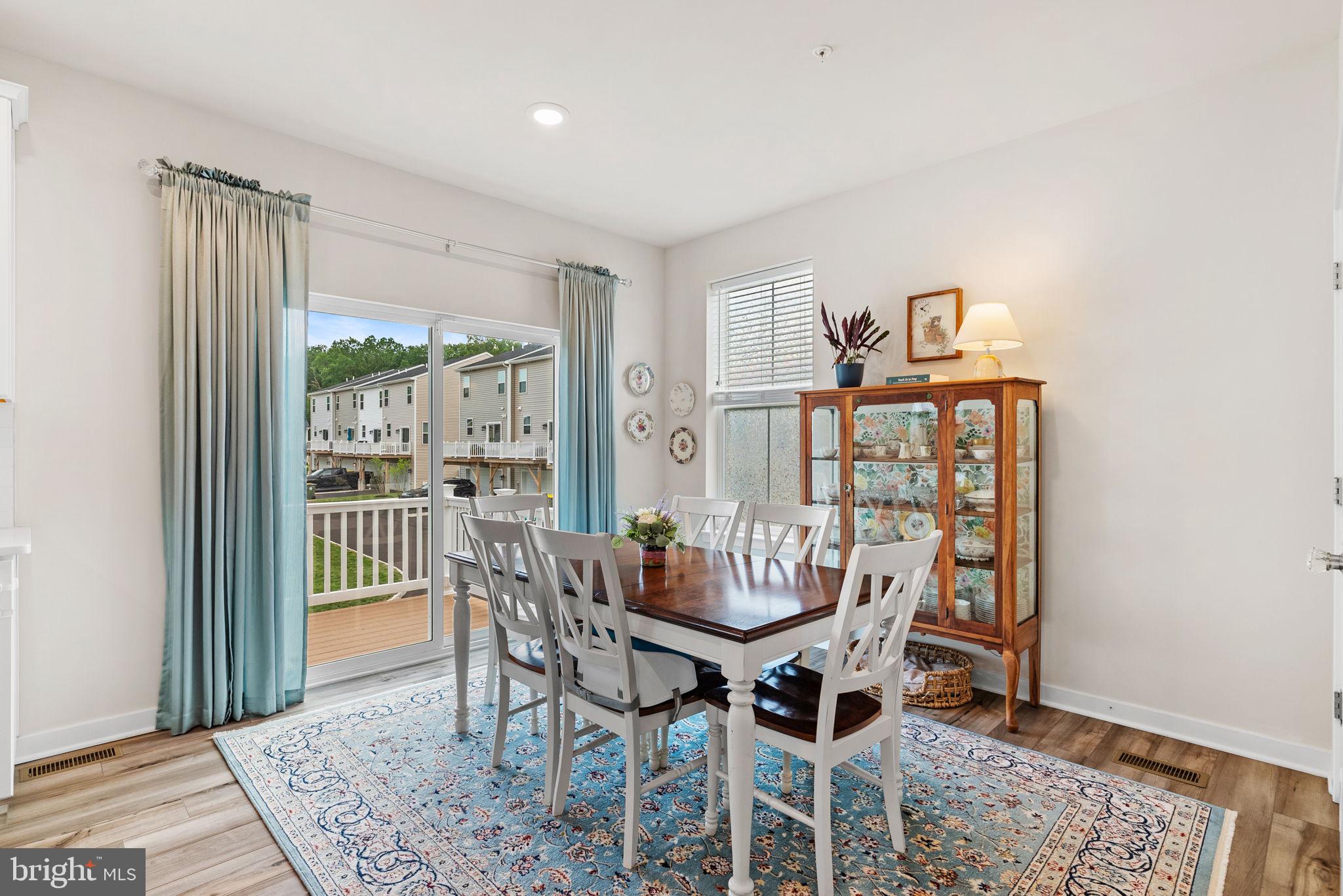 LANTERN RIDGE - Residential