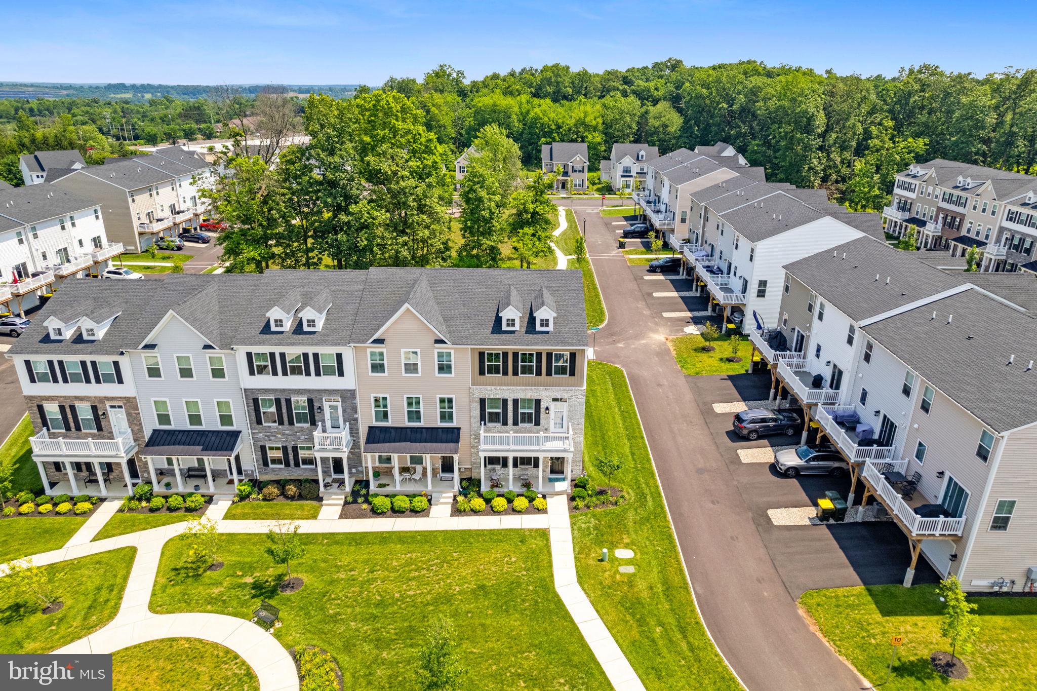 LANTERN RIDGE - Residential