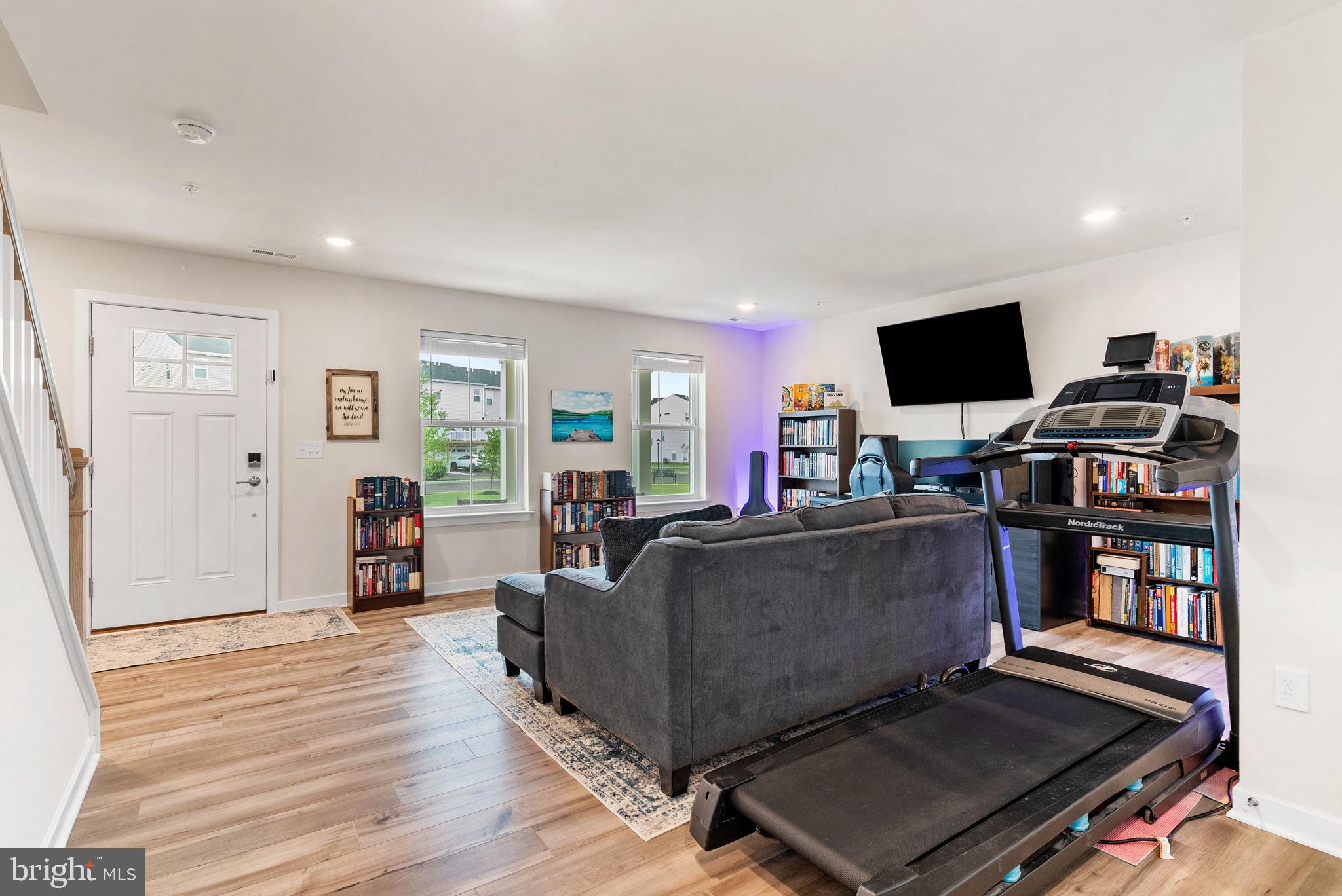 LANTERN RIDGE - Residential