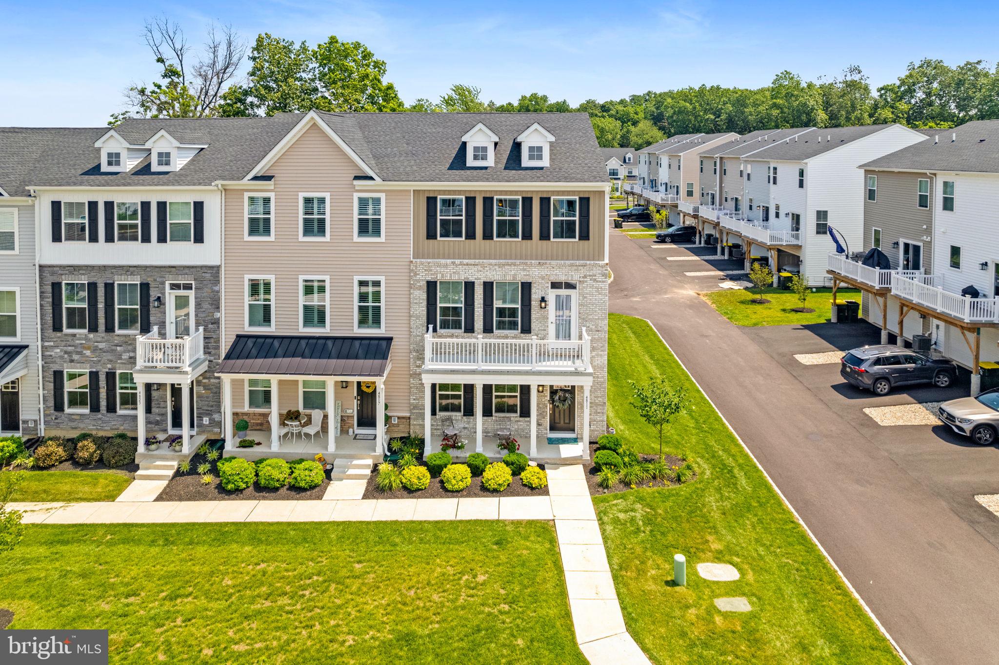 LANTERN RIDGE - Residential