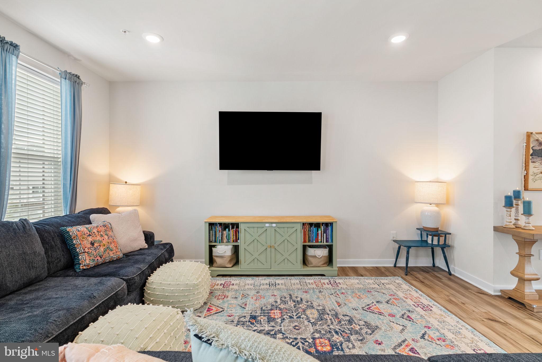 LANTERN RIDGE - Residential