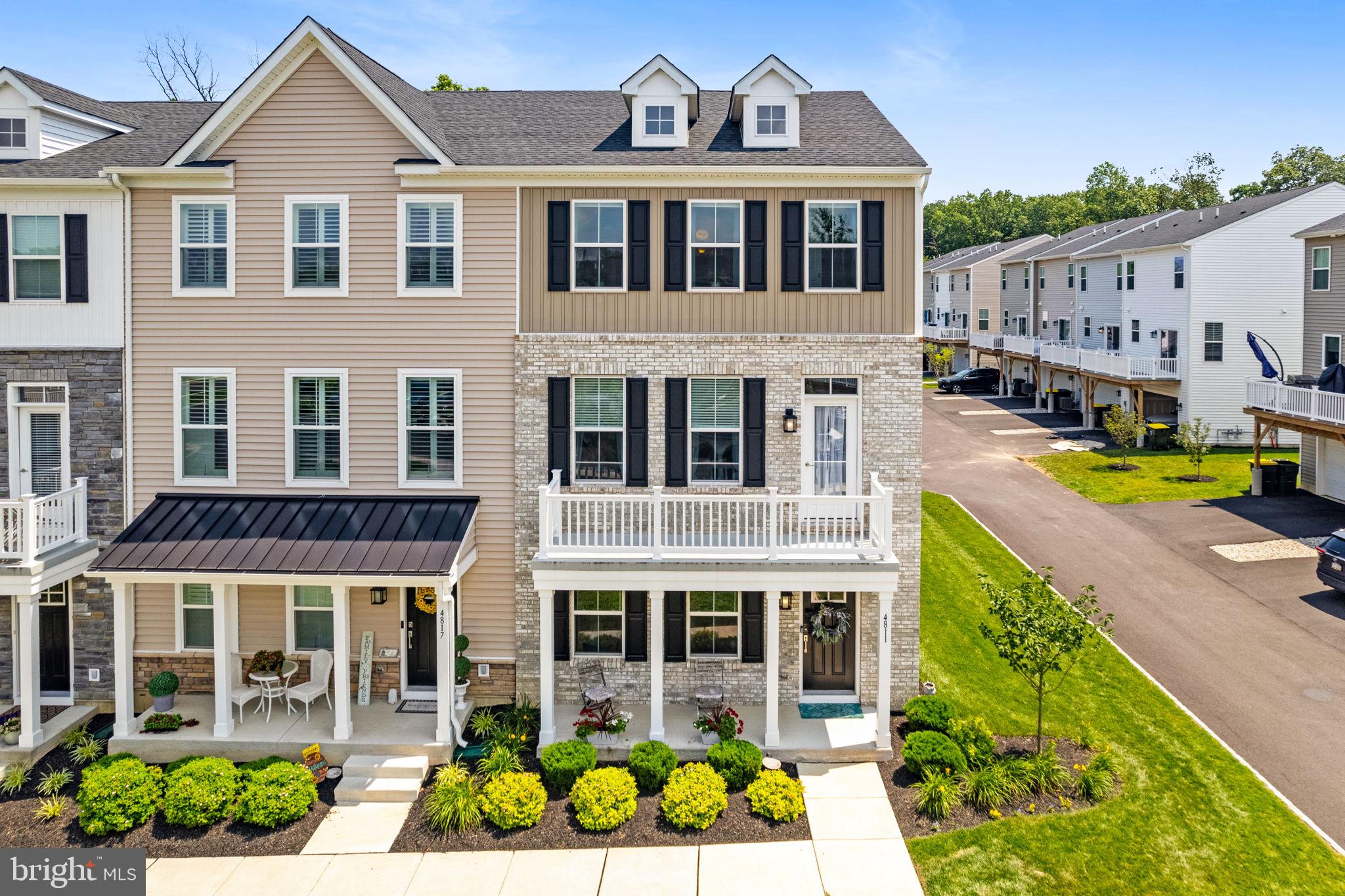 LANTERN RIDGE - Residential