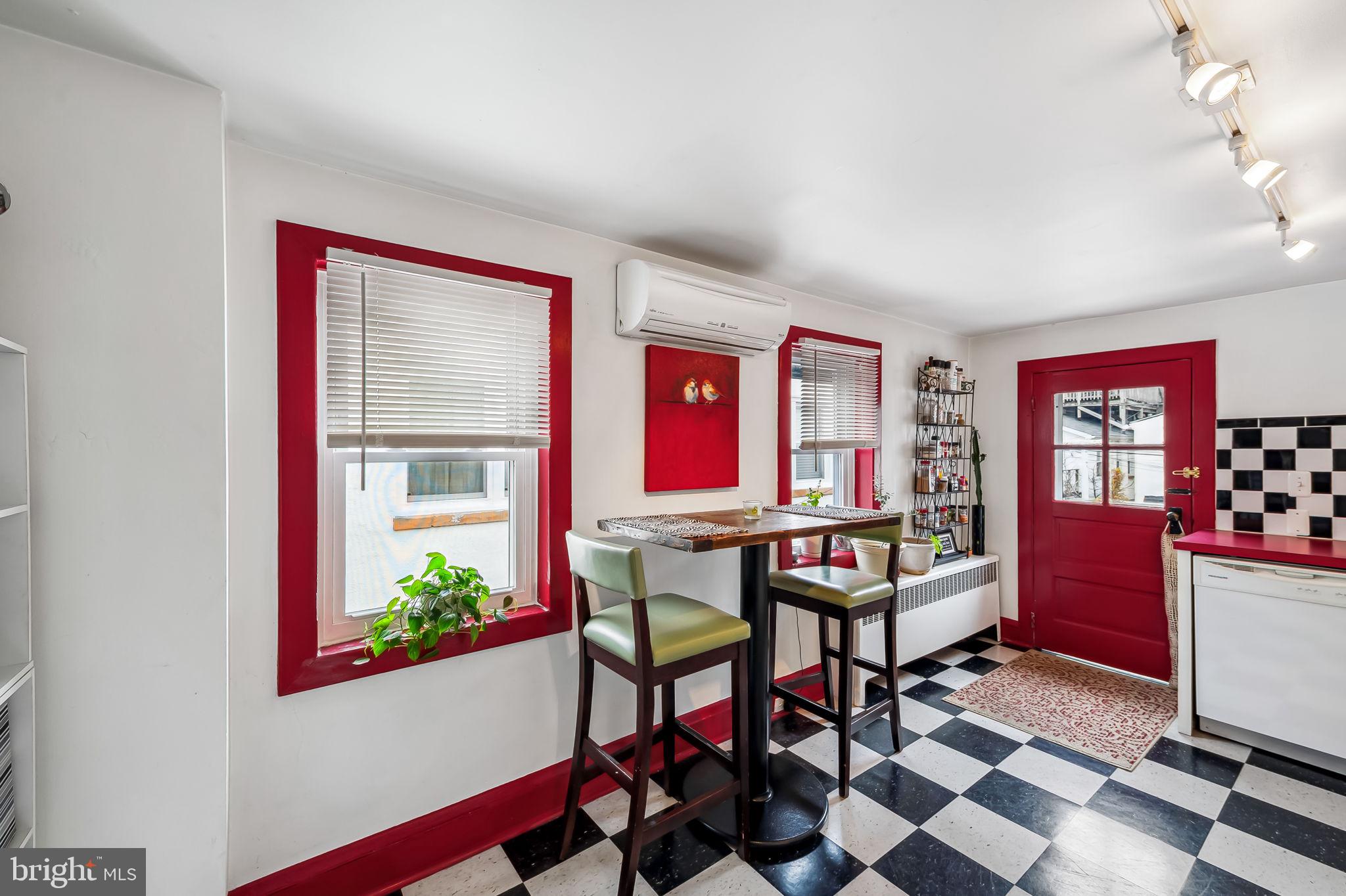 LITTLE ITALY - Residential