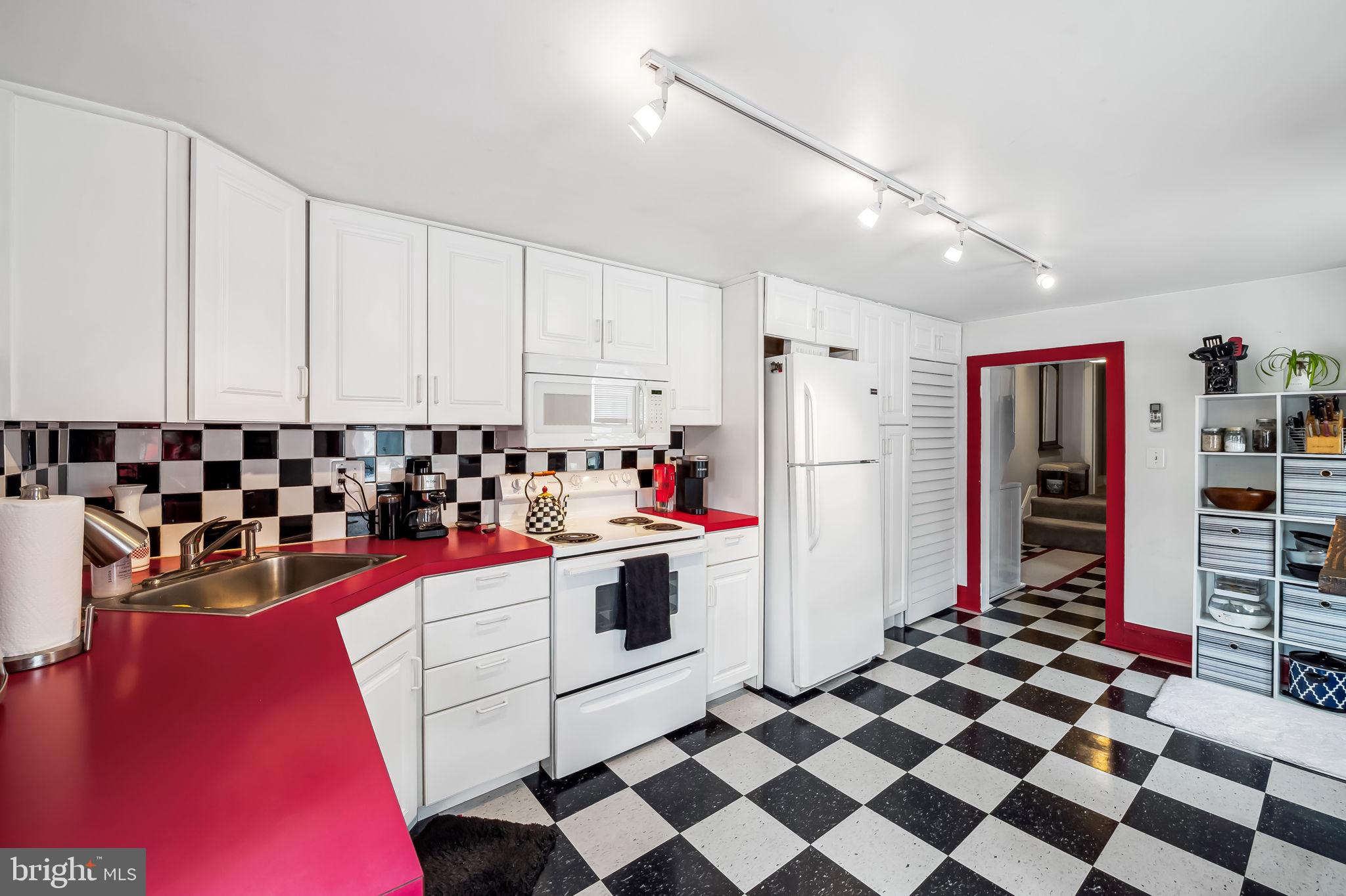 LITTLE ITALY - Residential