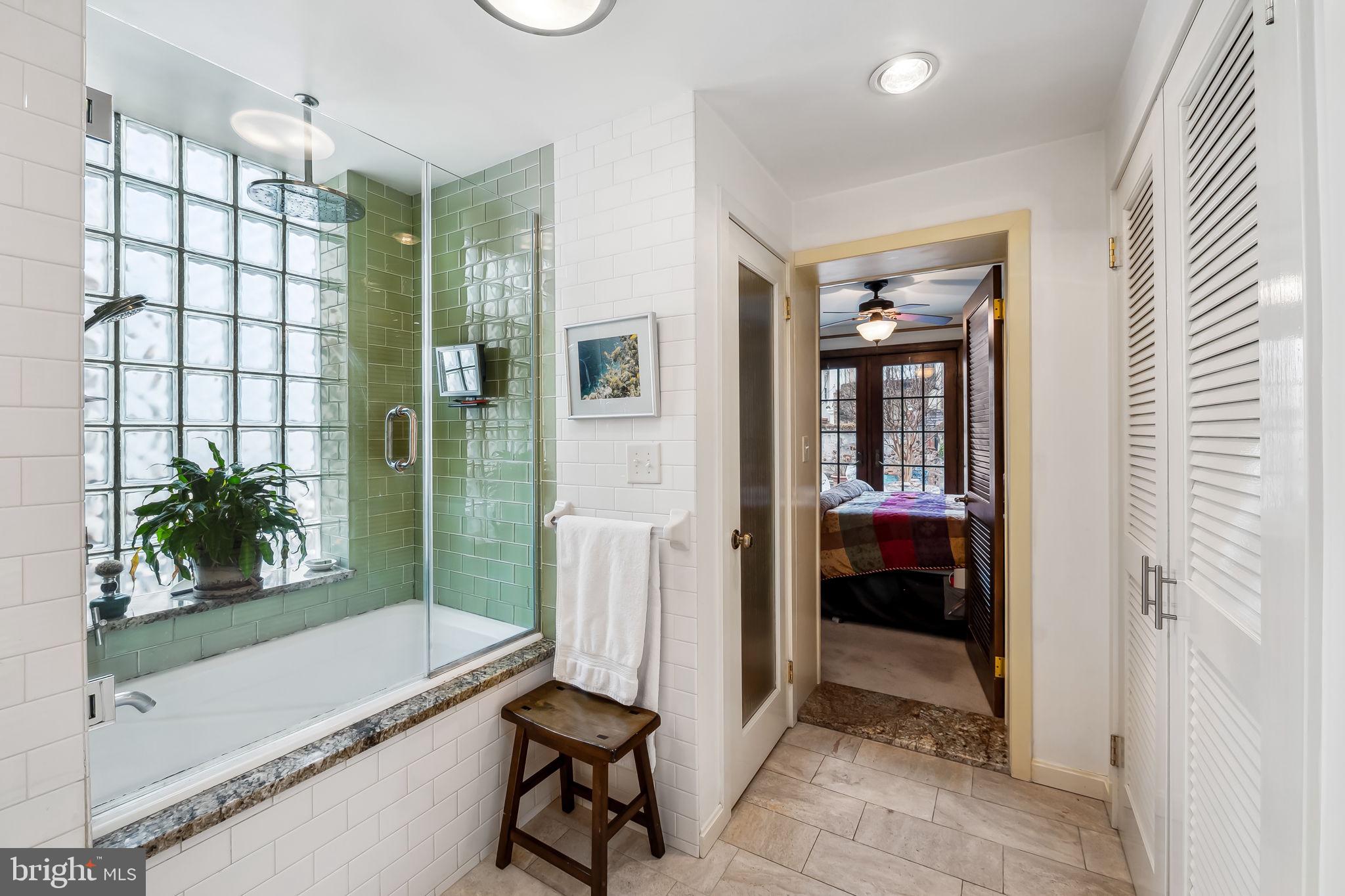 LITTLE ITALY - Residential