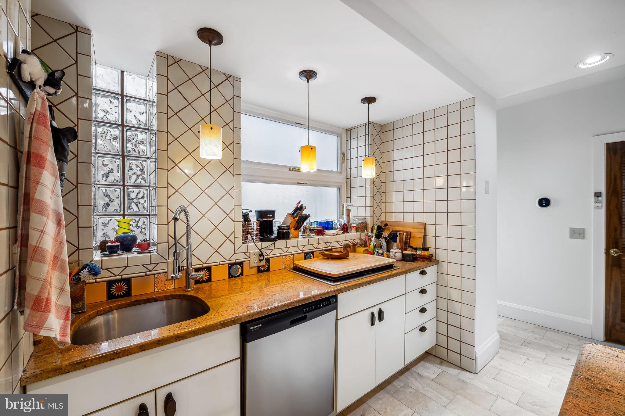 LITTLE ITALY - Residential