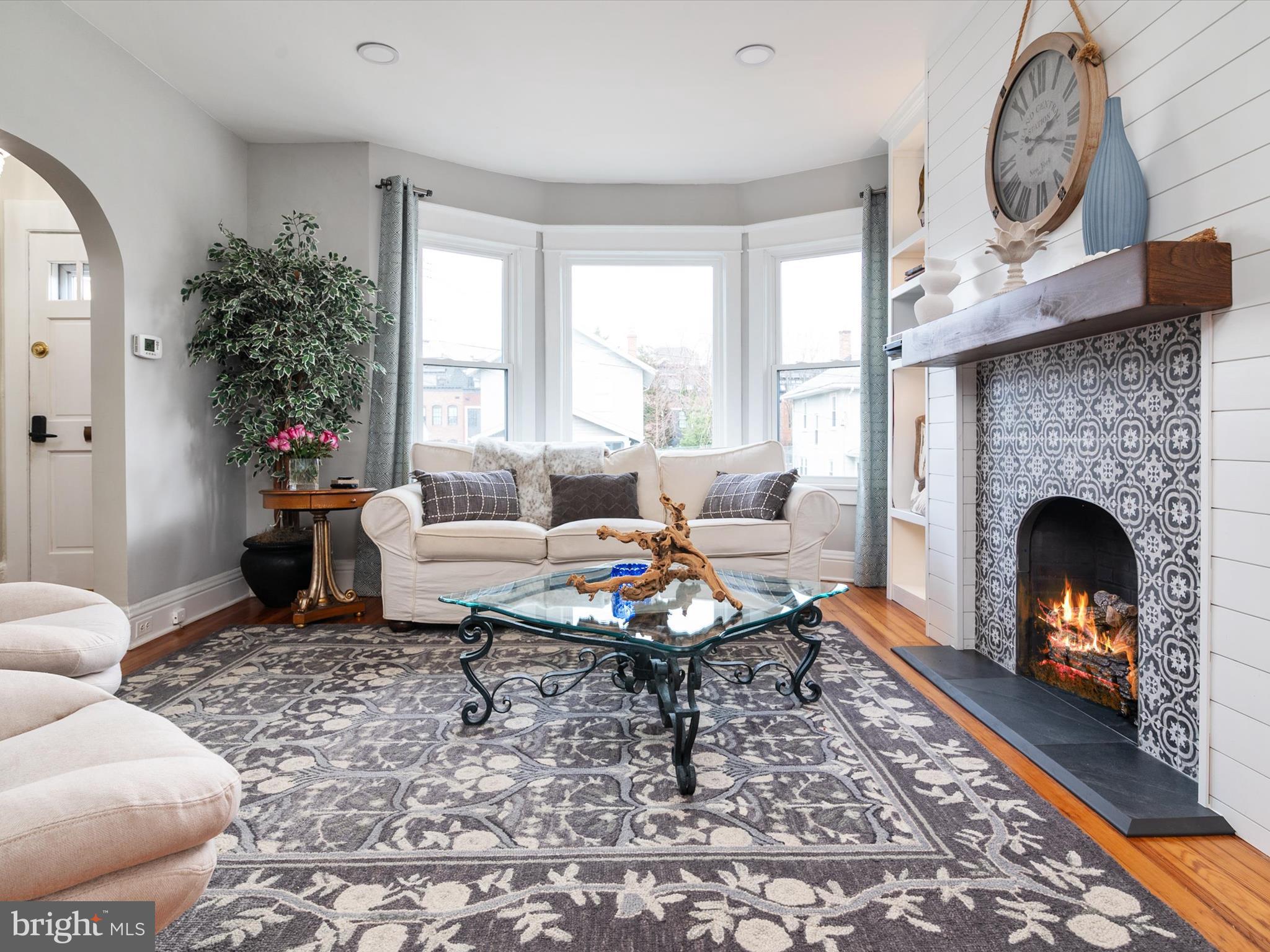 MURRAY HILL - Residential