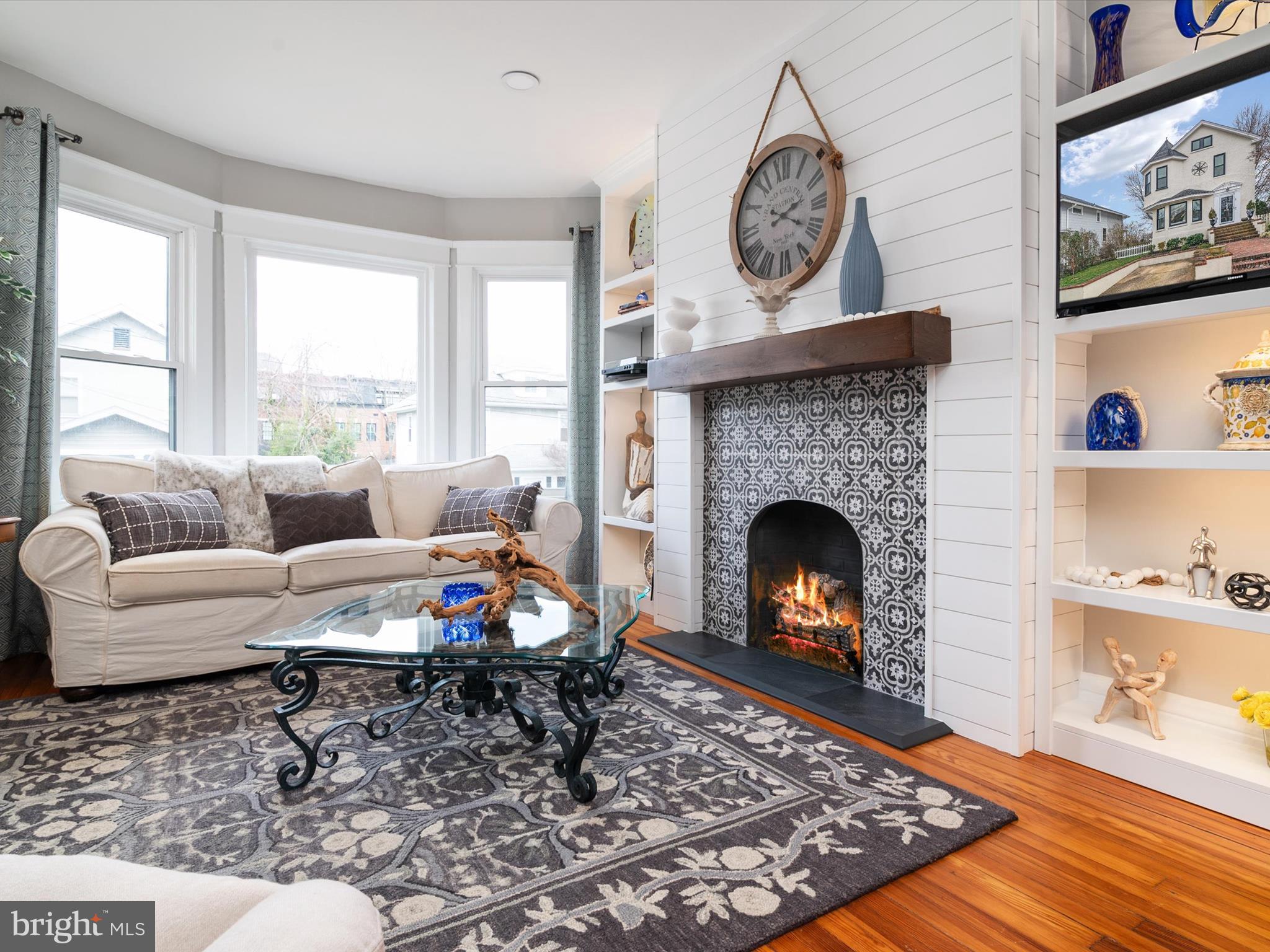 MURRAY HILL - Residential