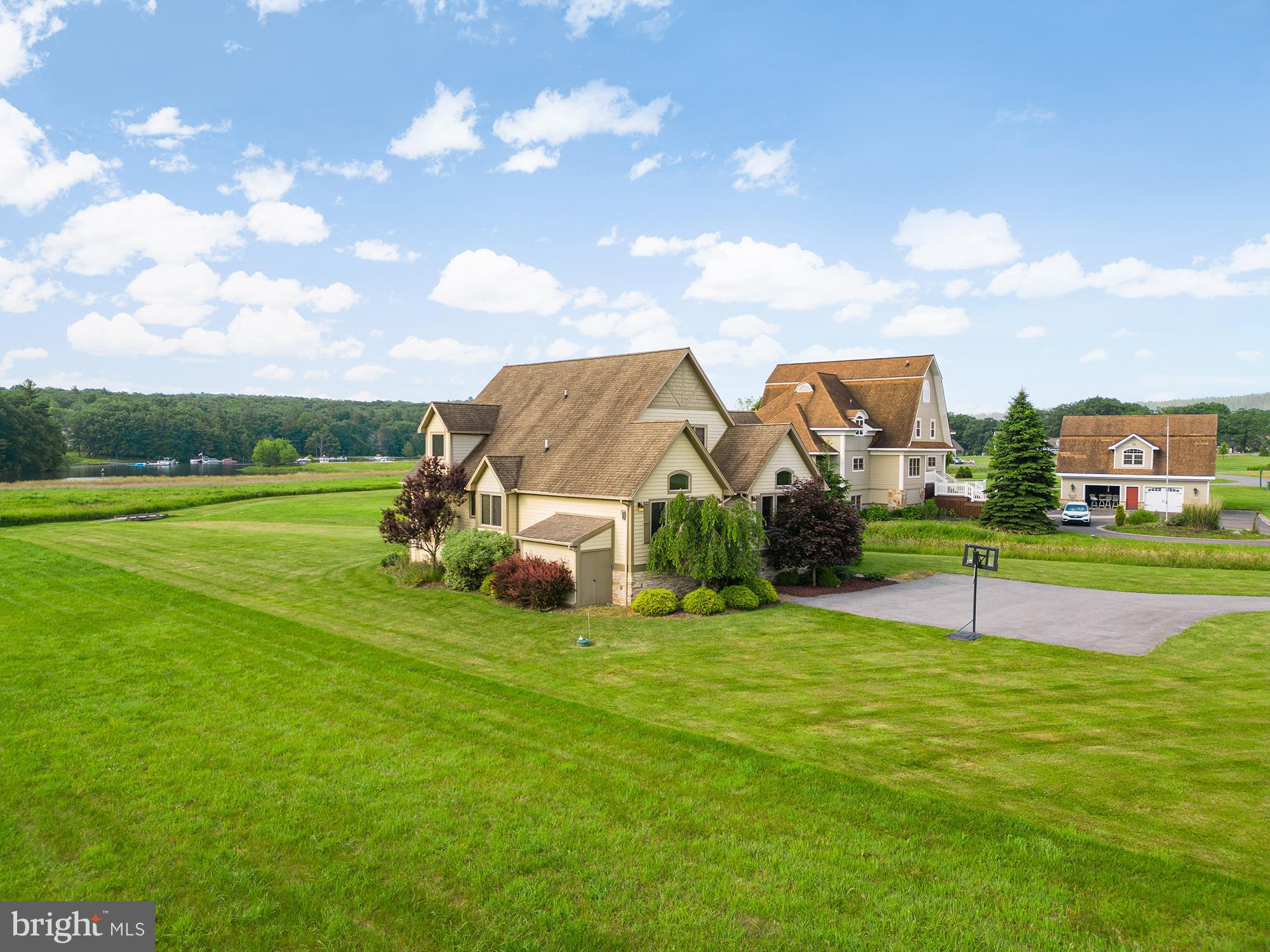 WATERFRONT GREENS - Residential
