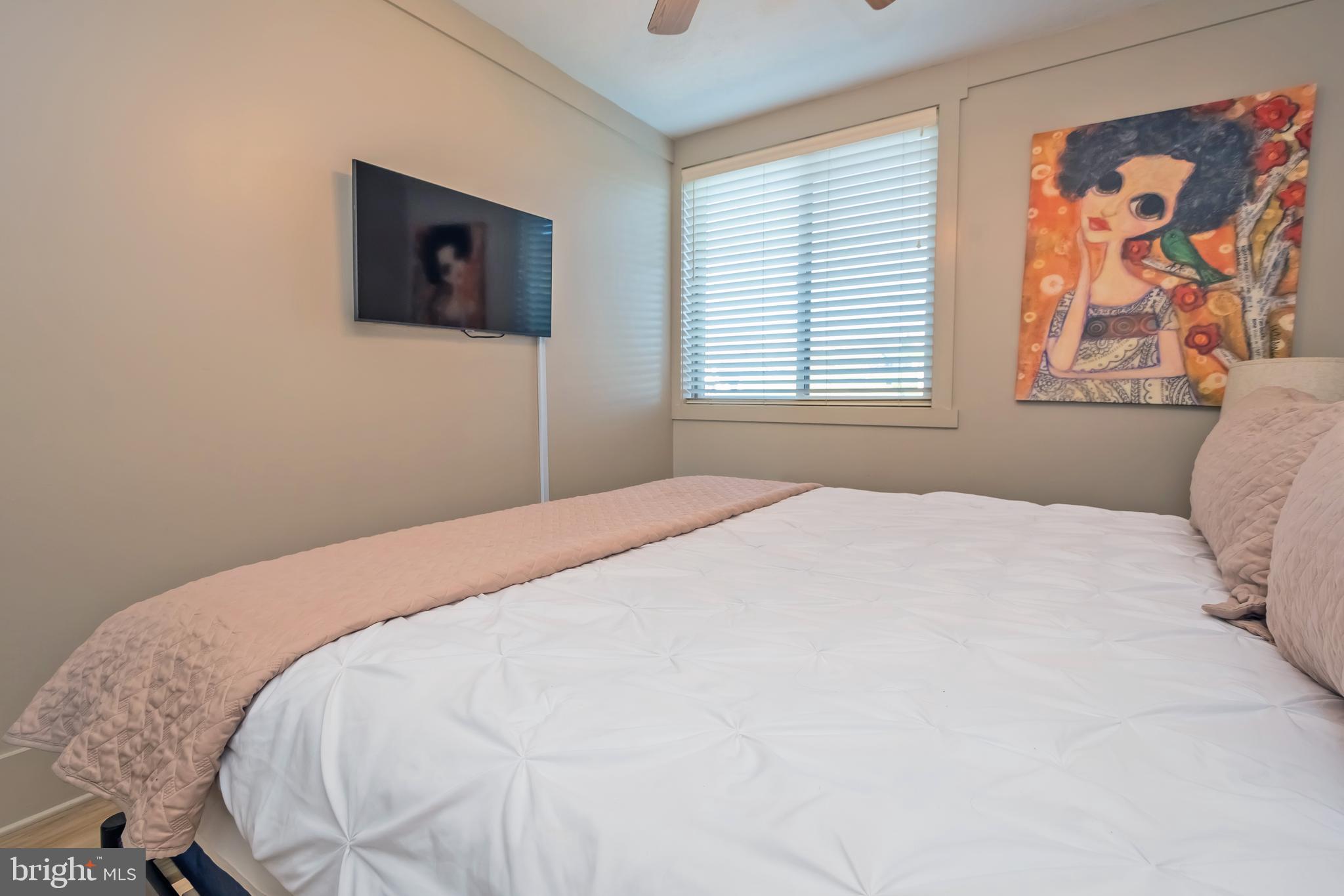 WATERFRONT GREENS - Residential