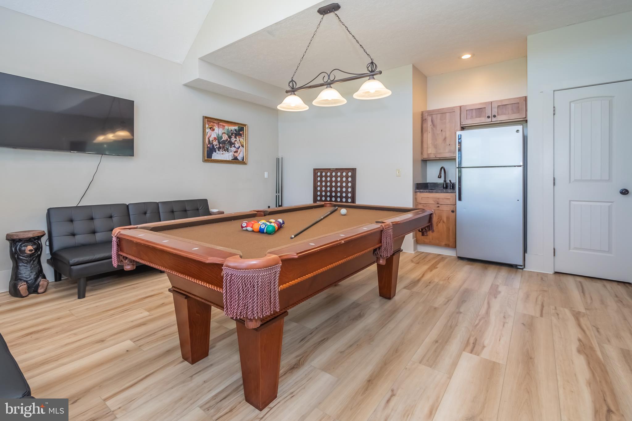 WATERFRONT GREENS - Residential