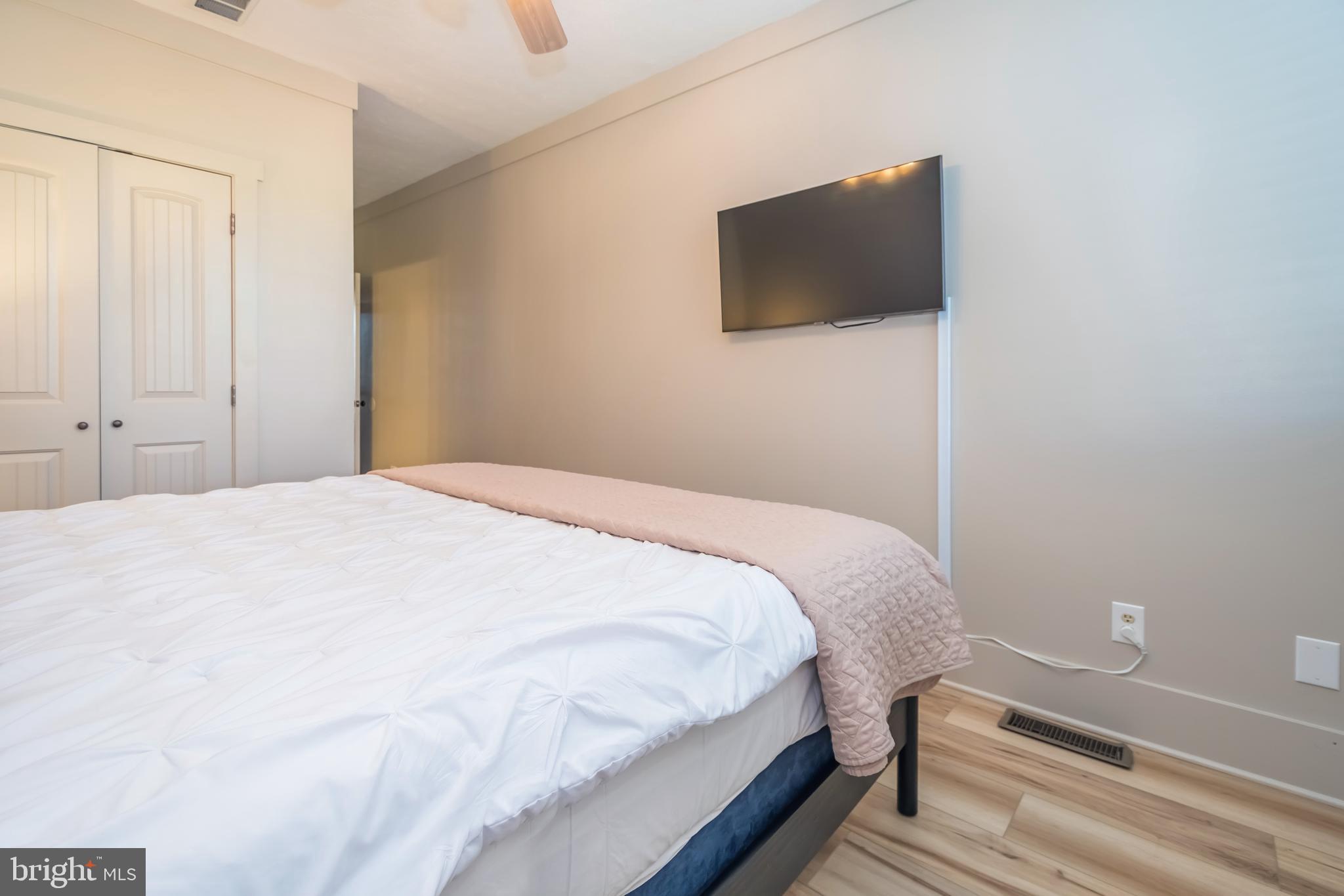 WATERFRONT GREENS - Residential