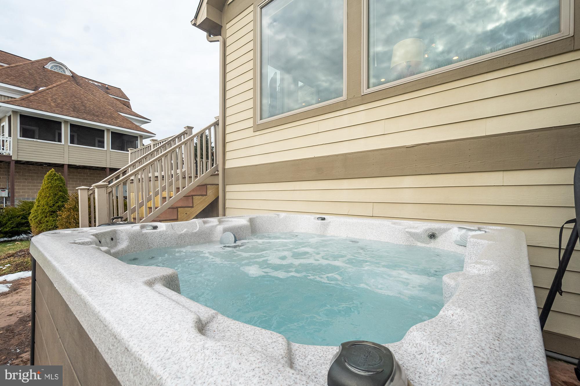 WATERFRONT GREENS - Residential