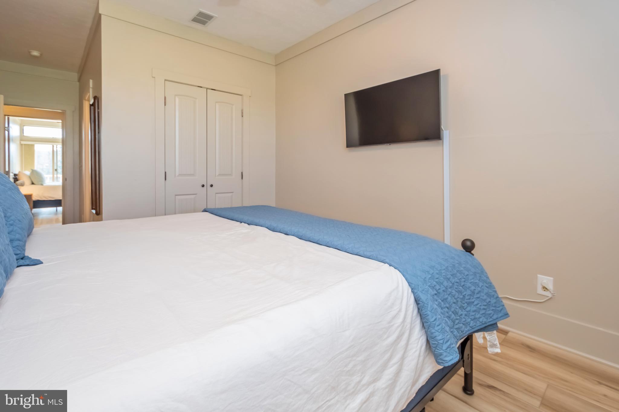 WATERFRONT GREENS - Residential