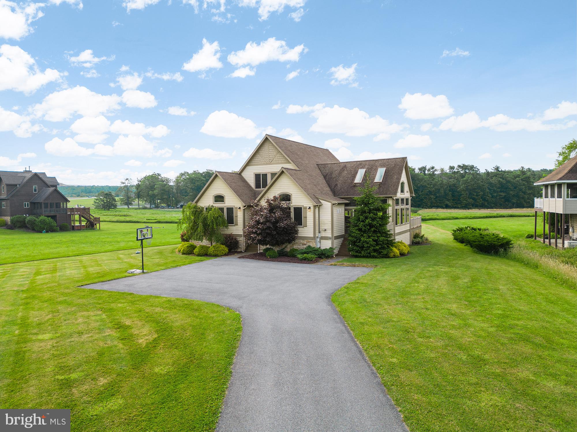 WATERFRONT GREENS - Residential