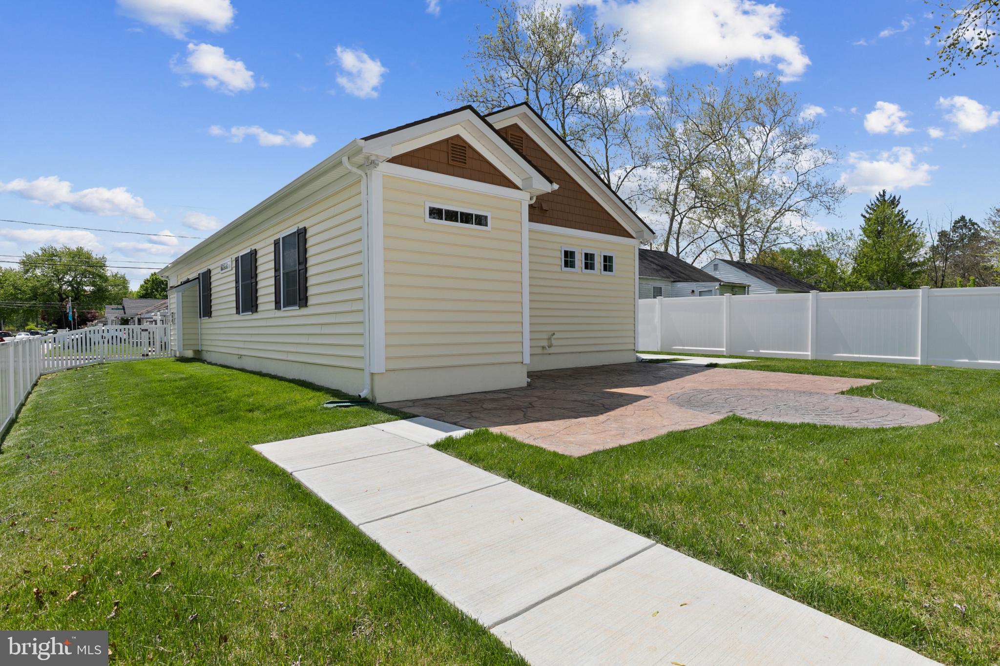 LYNDHURST - Residential