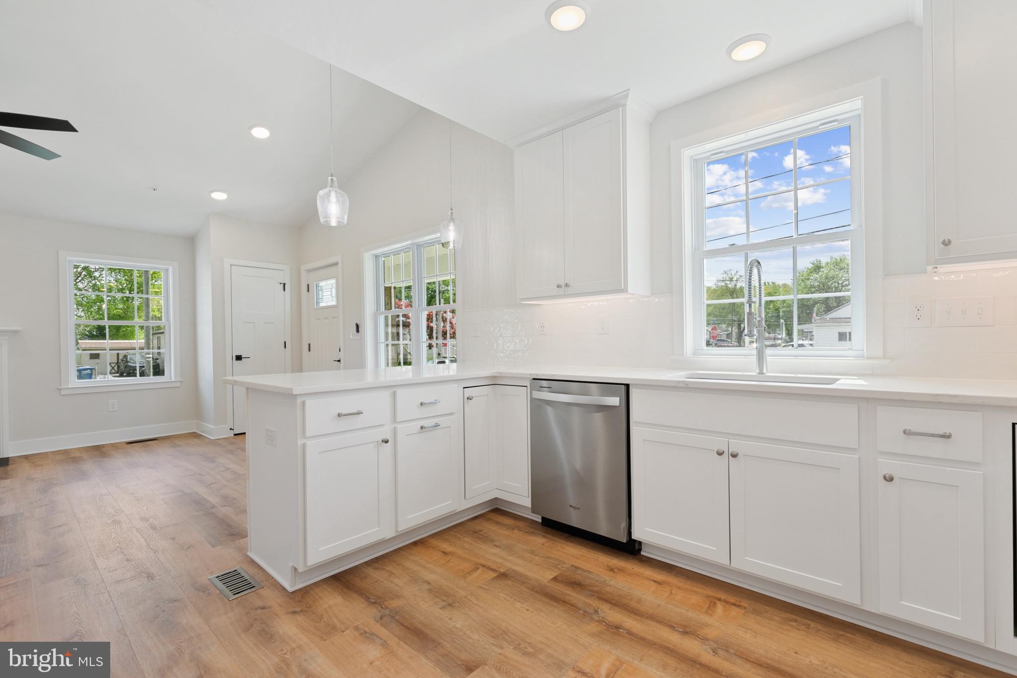 LYNDHURST - Residential