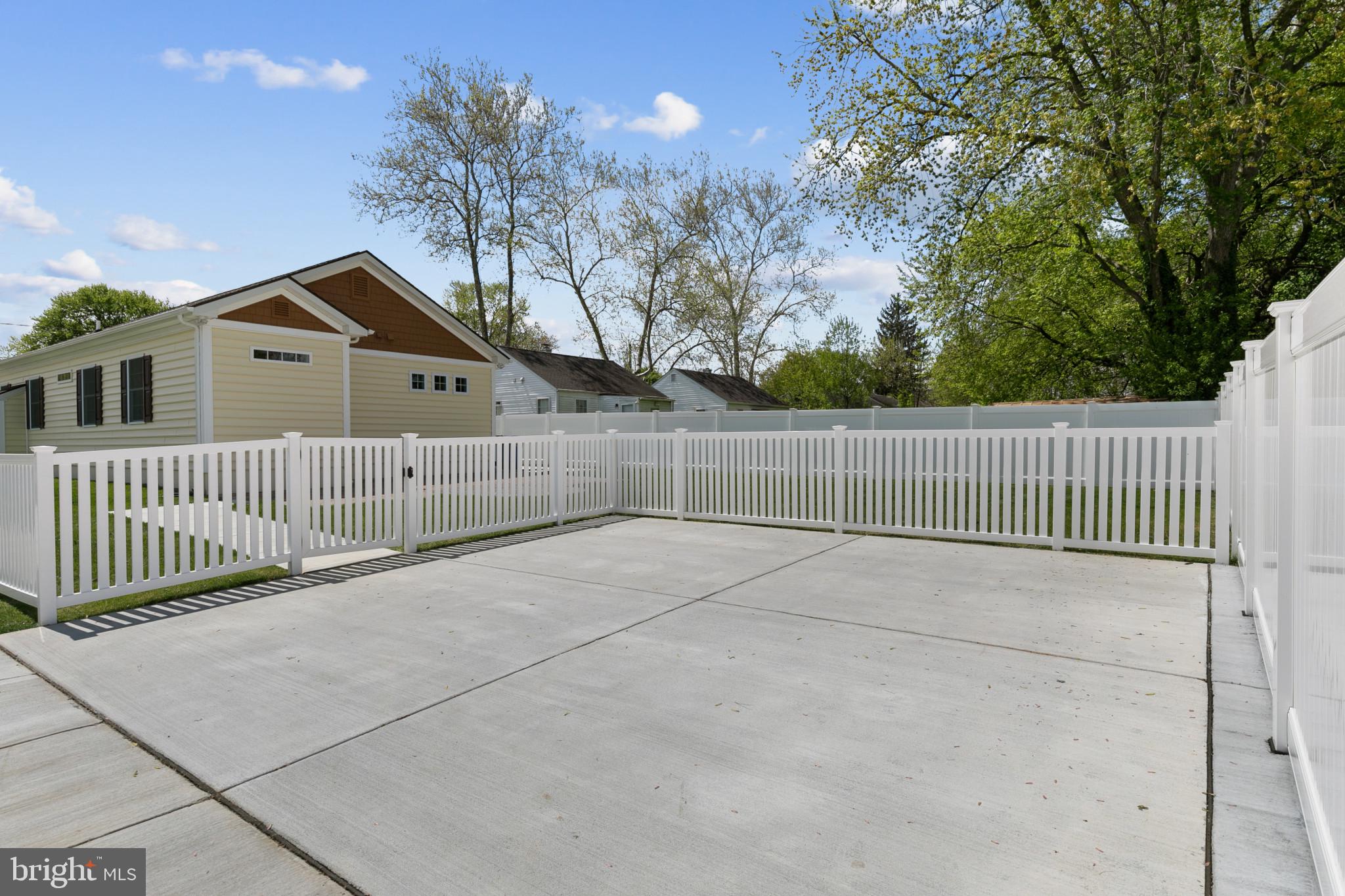 LYNDHURST - Residential
