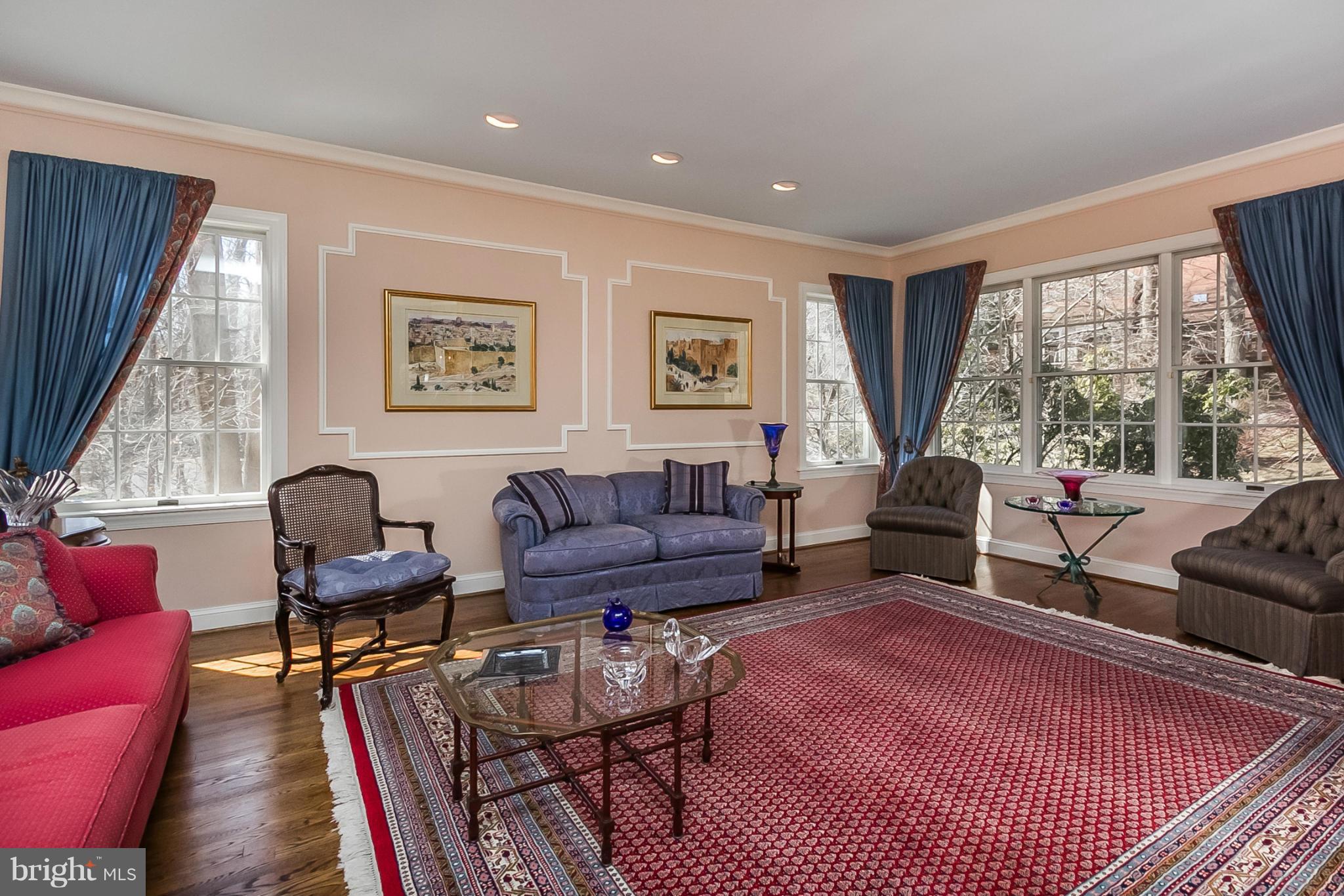 ANTON WOODS - Residential