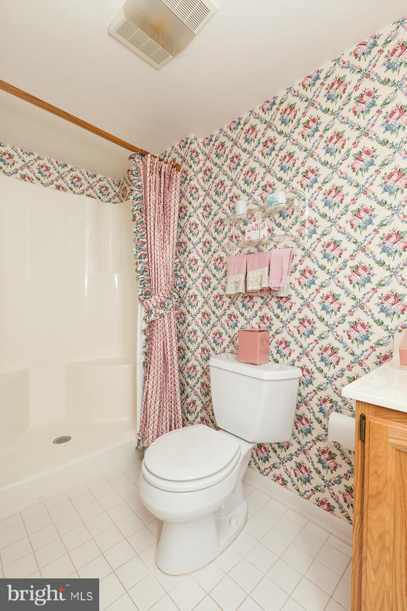 ANTON WOODS - Residential