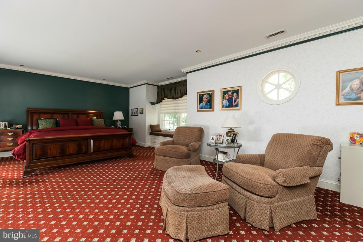 ANTON WOODS - Residential