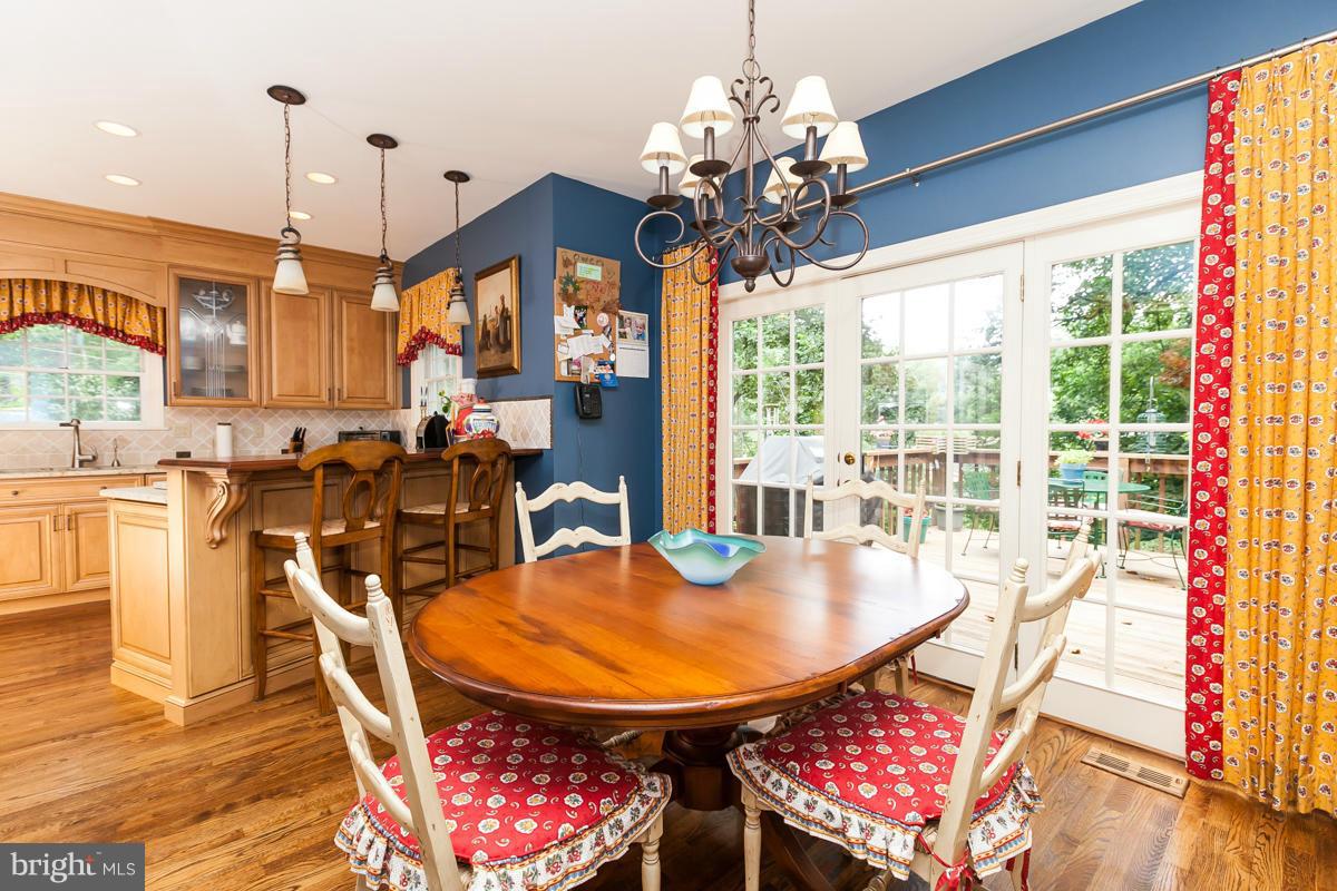 ANTON WOODS - Residential