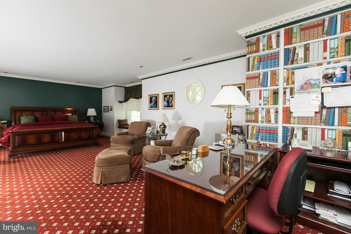 ANTON WOODS - Residential