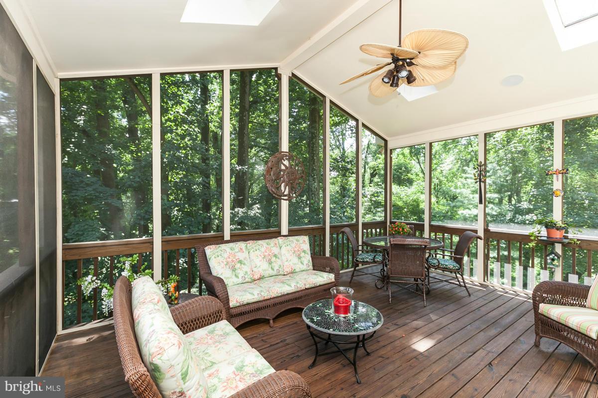 ANTON WOODS - Residential