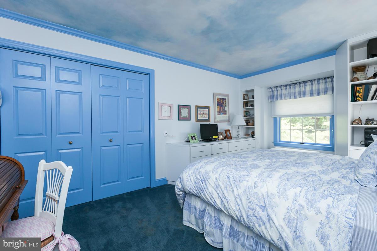 ANTON WOODS - Residential