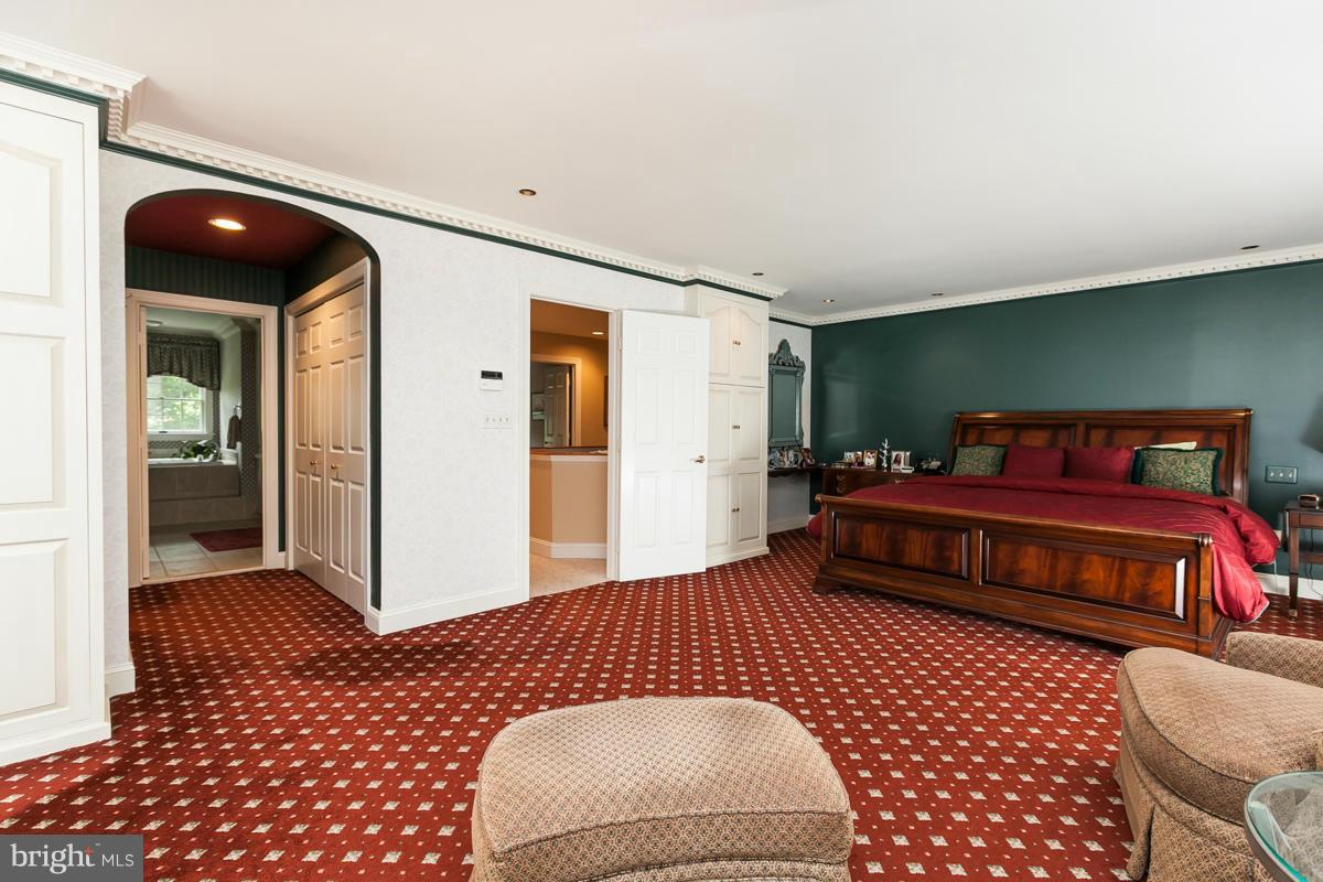 ANTON WOODS - Residential