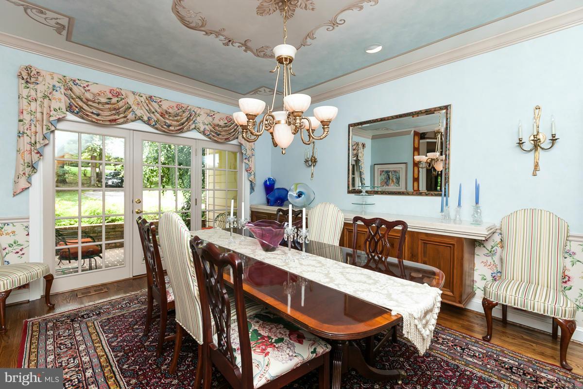 ANTON WOODS - Residential