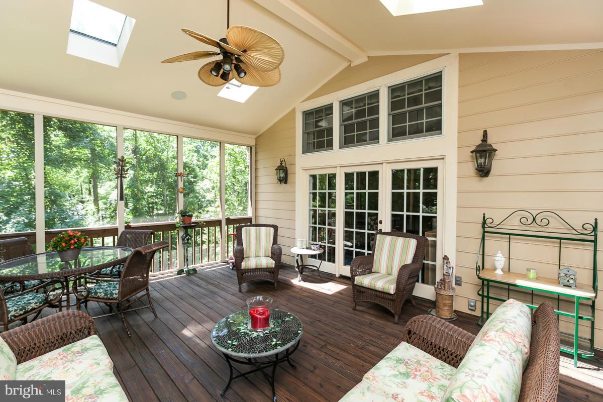 ANTON WOODS - Residential