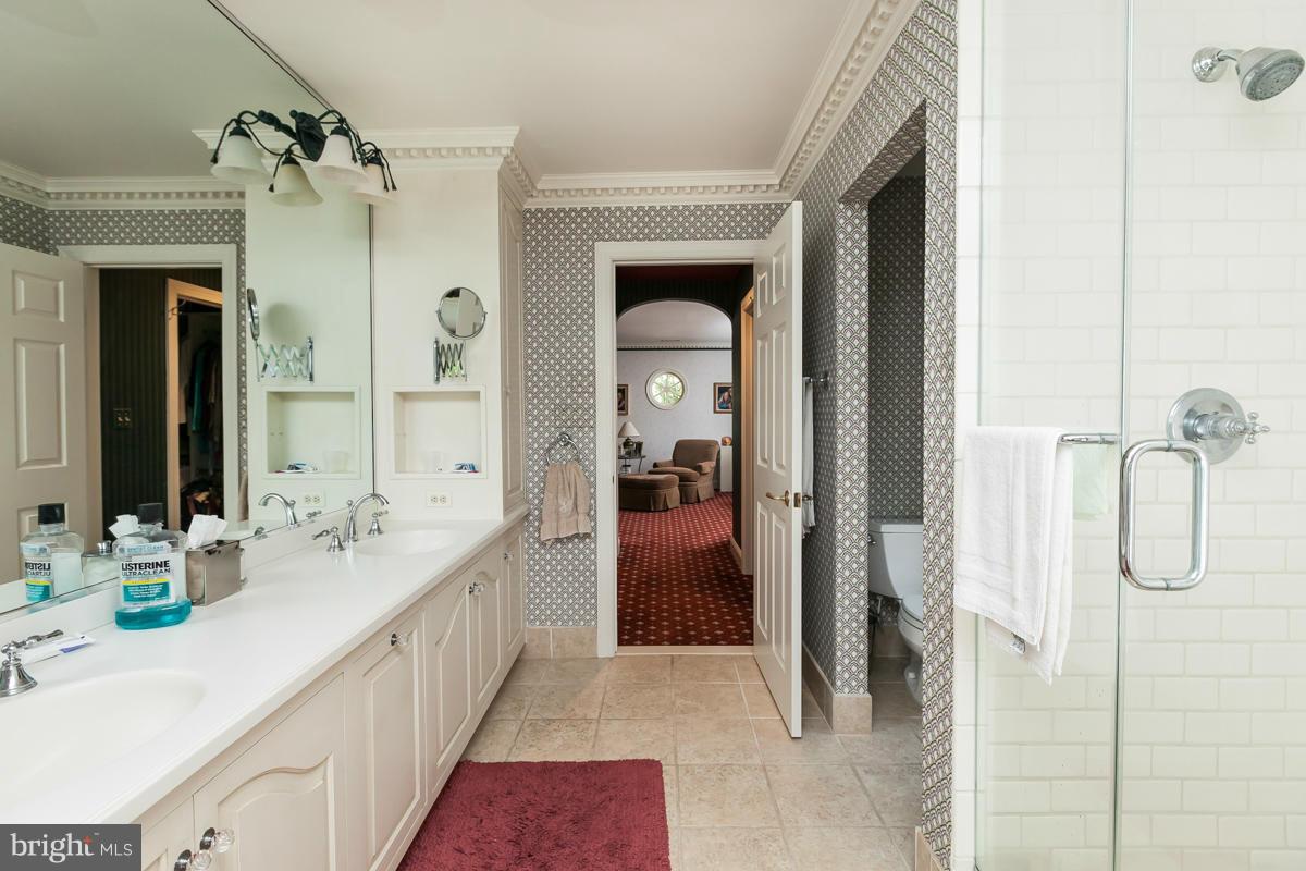 ANTON WOODS - Residential